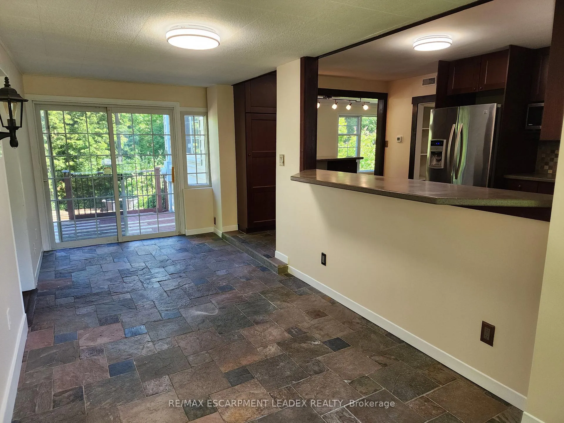 Photo 16 of 15 St. Anns Court, Hamilton, Ancaster — HOMEH