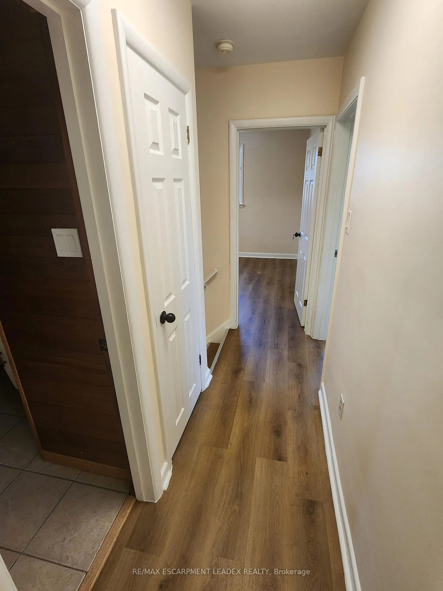 Photo 21 of 15 St. Anns Court, Hamilton, Ancaster — HOMEH