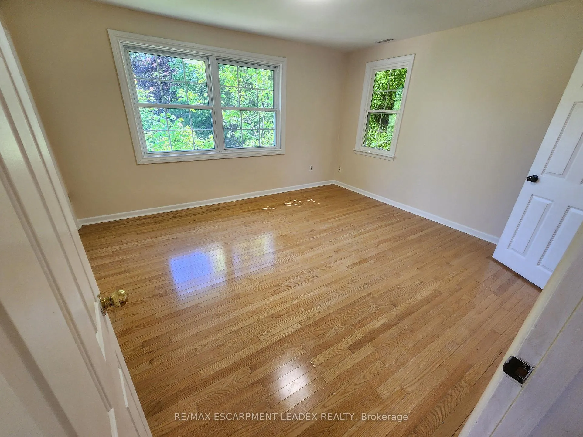 Photo 27 of 15 St. Anns Court, Hamilton, Ancaster — HOMEH