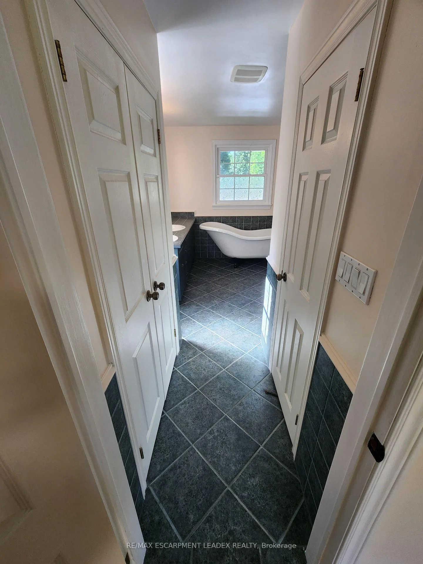 Photo 29 of 15 St. Anns Court, Hamilton, Ancaster — HOMEH