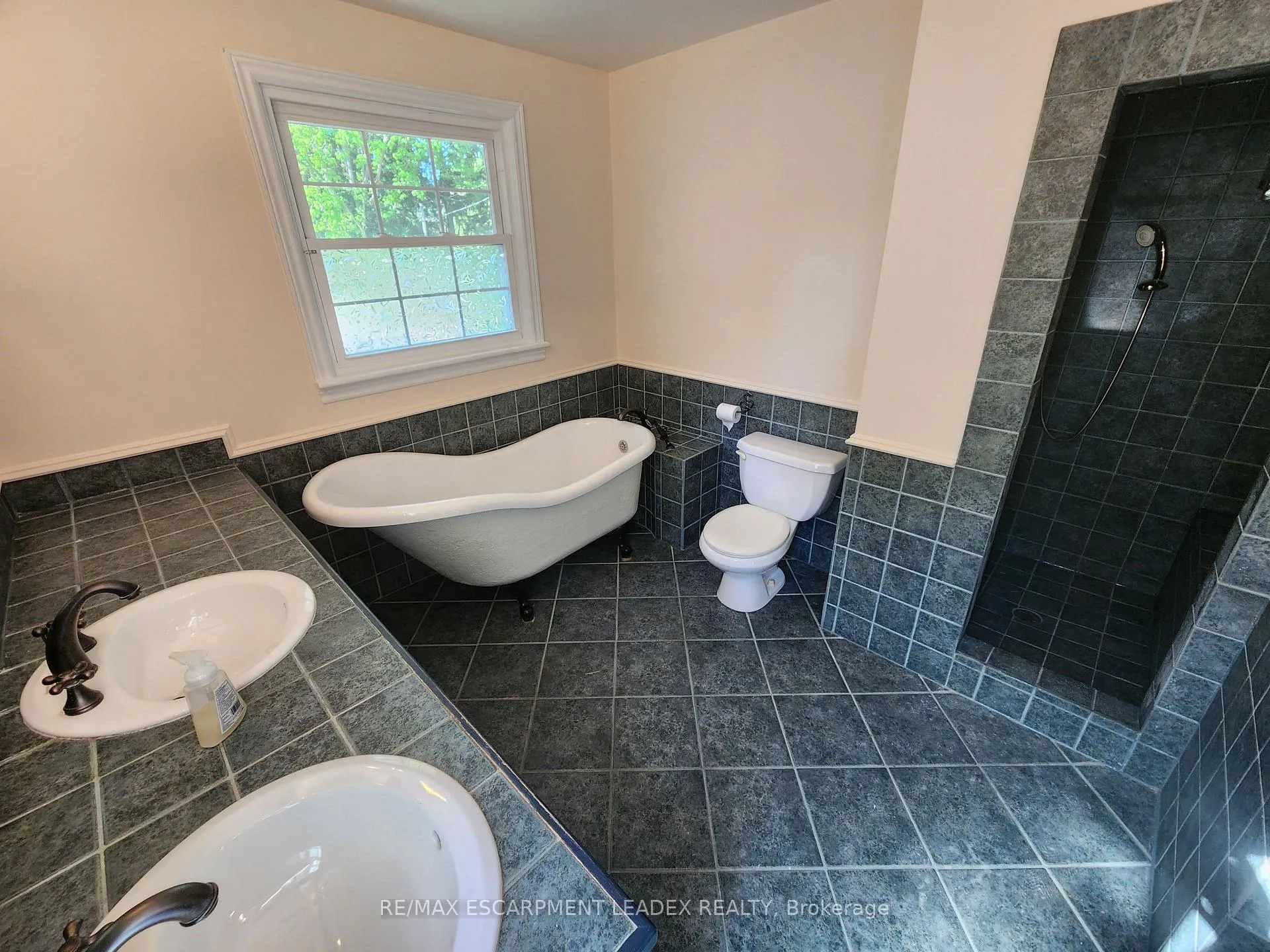 Photo 30 of 15 St. Anns Court, Hamilton, Ancaster — HOMEH