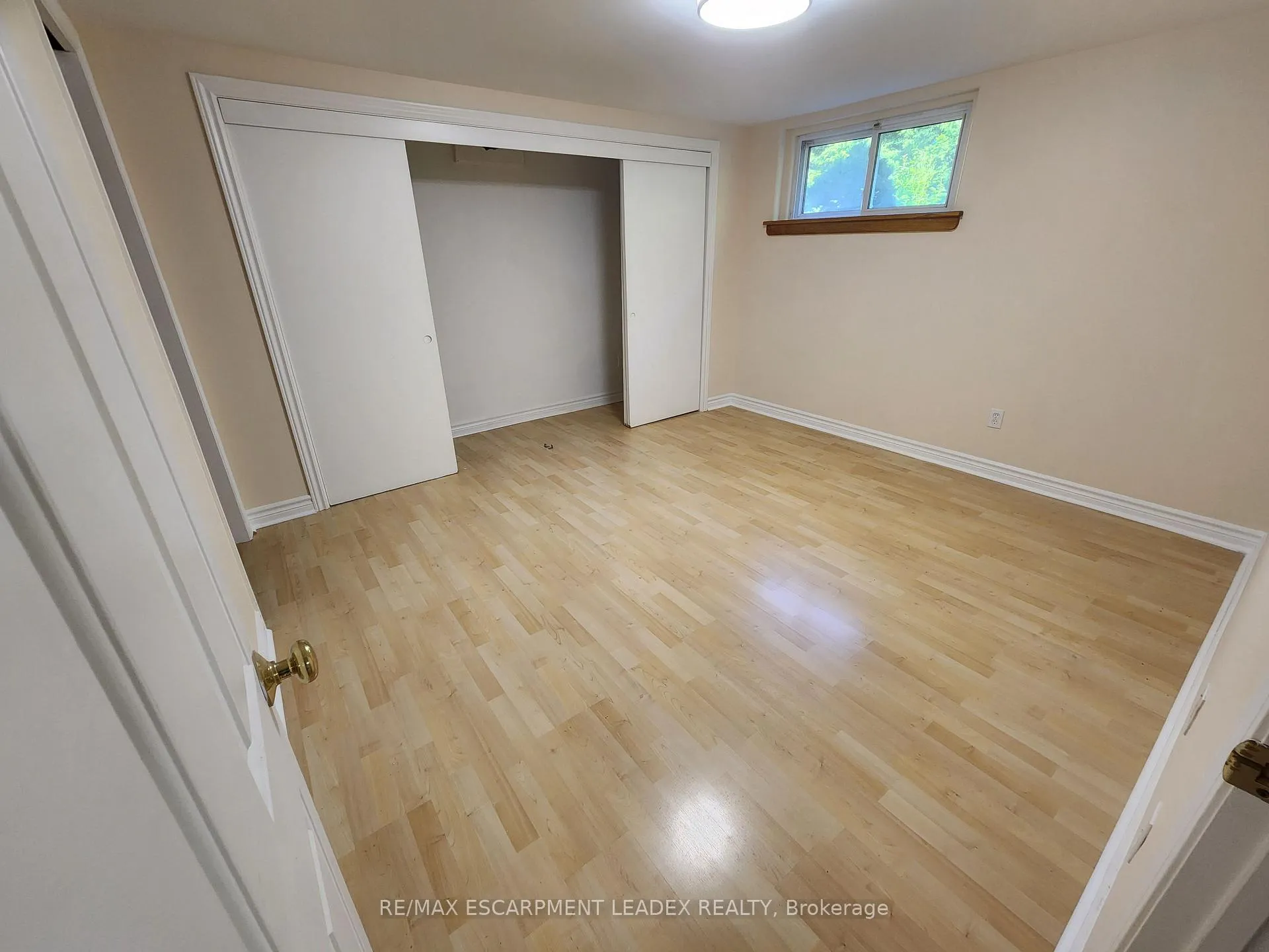 Photo 36 of 15 St. Anns Court, Hamilton, Ancaster — HOMEH
