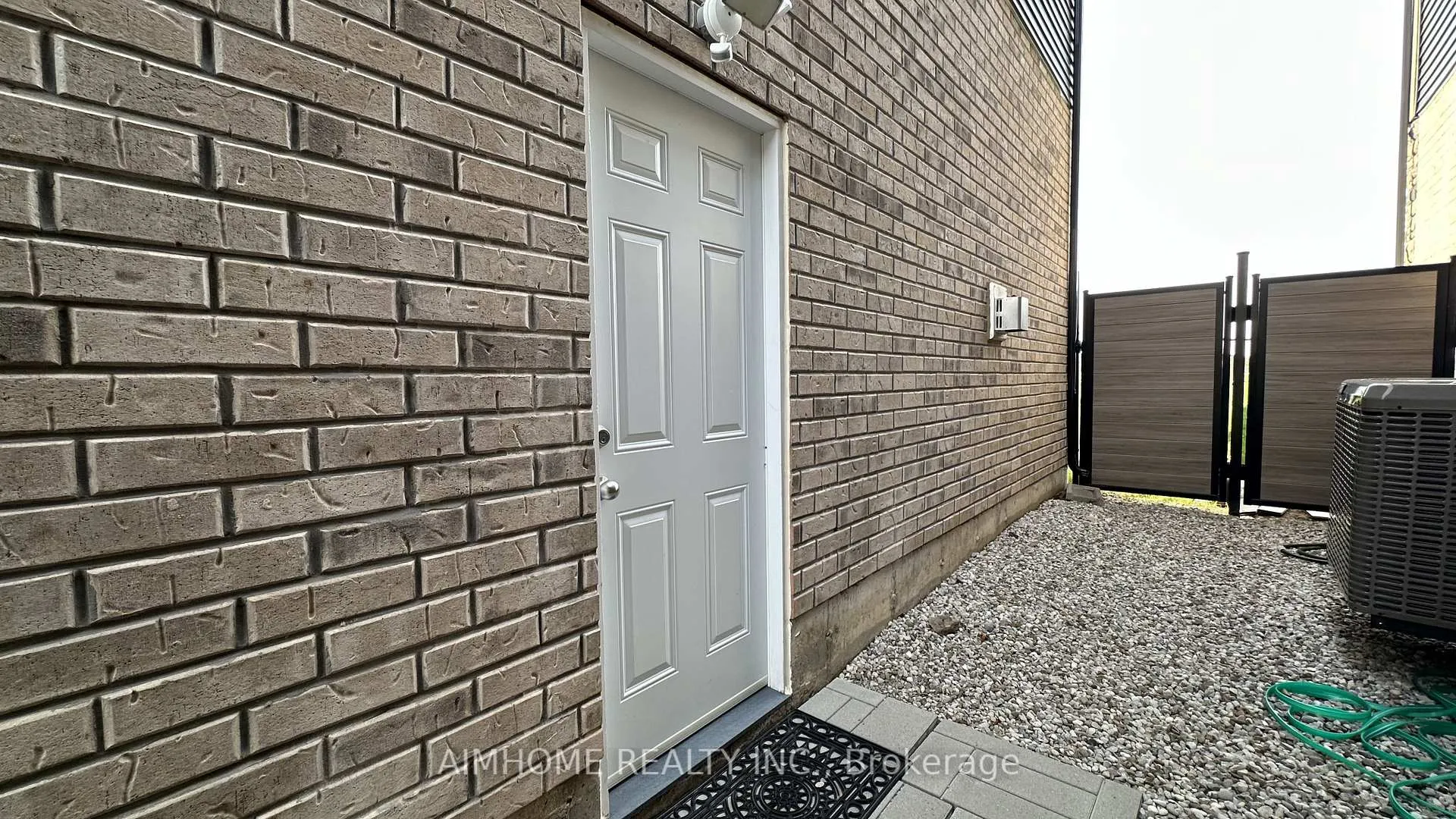 Photo 4 of Unit Basement, 4 Flagg Avenue, Brant, Paris — HOMEH