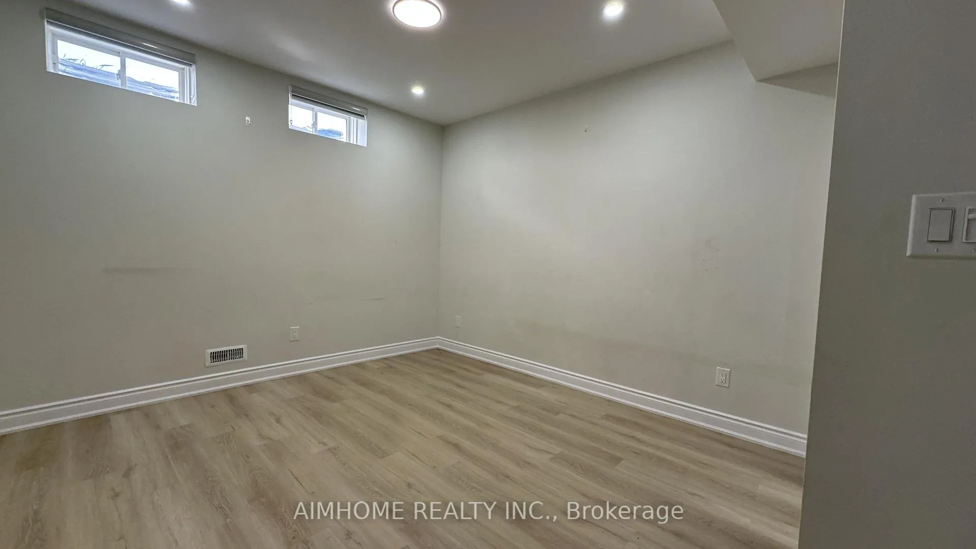Photo 13 of Unit Basement, 4 Flagg Avenue, Brant, Paris — HOMEH