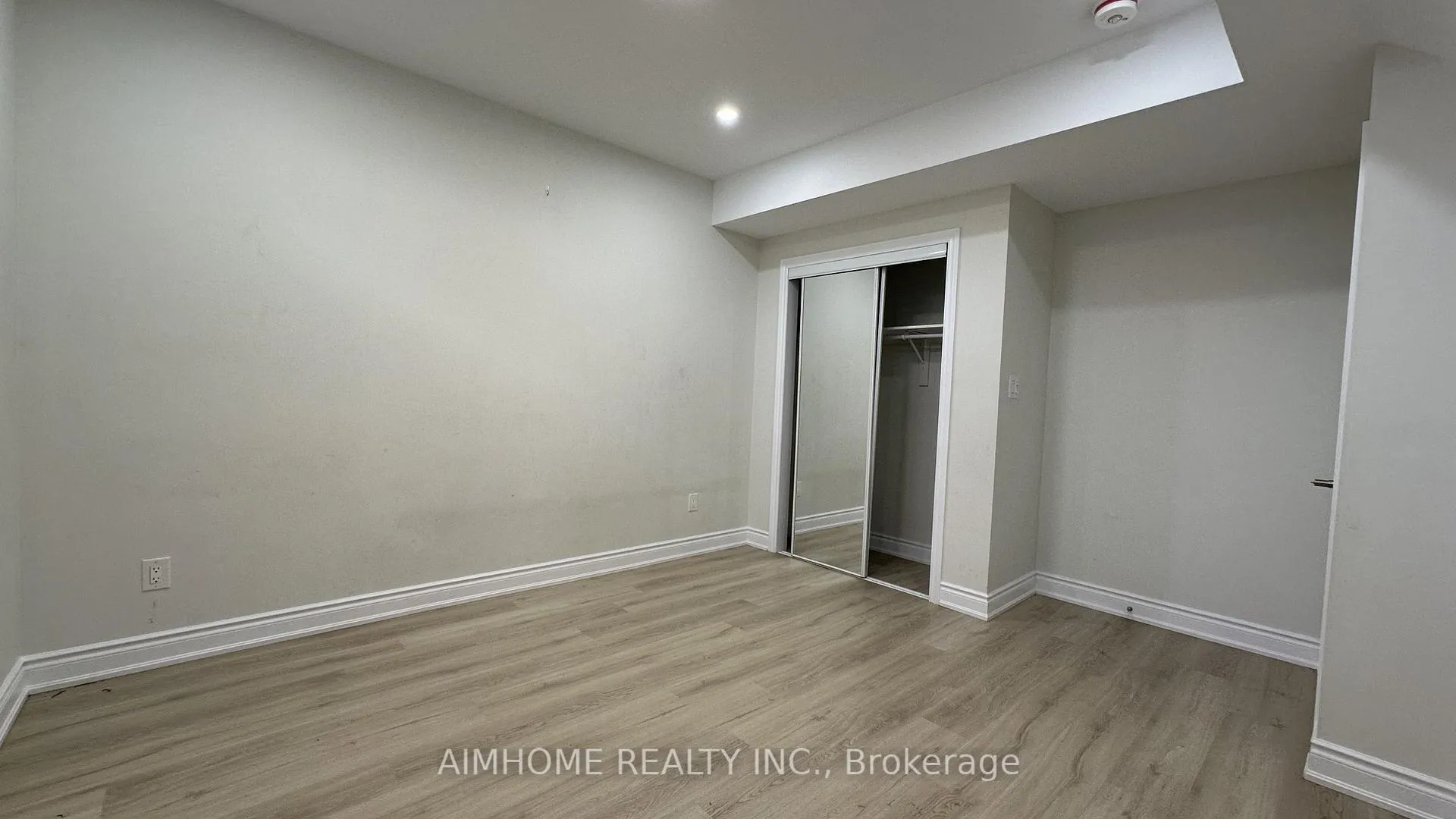 Photo 14 of Unit Basement, 4 Flagg Avenue, Brant, Paris — HOMEH