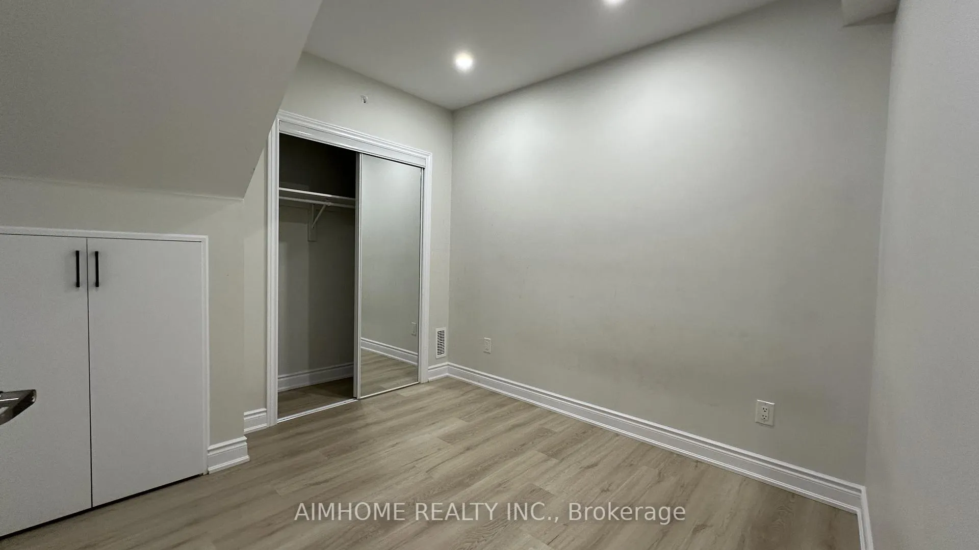 Photo 16 of Unit Basement, 4 Flagg Avenue, Brant, Paris — HOMEH
