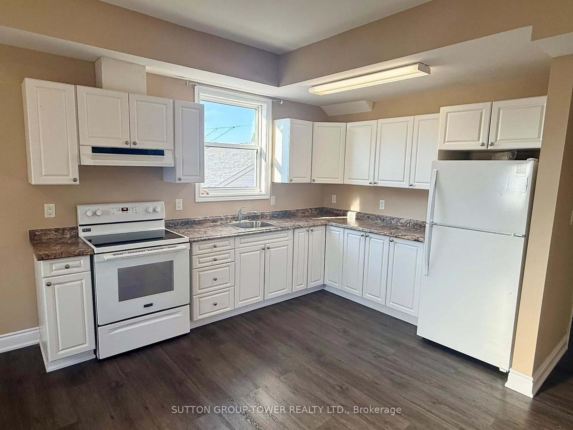 Photo 5 of Unit 2, 750 Albert Street, Oshawa, Lakeview — HOMEH