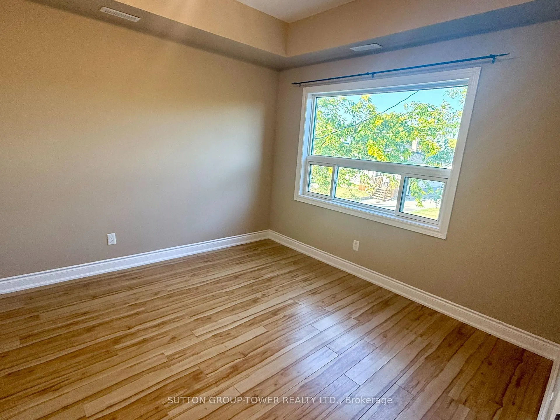 Photo 13 of Unit 2, 750 Albert Street, Oshawa, Lakeview — HOMEH