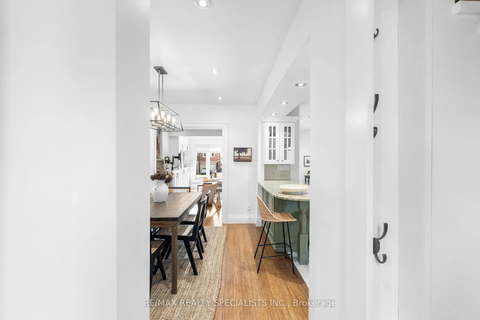 Photo 11 of 50 Albert Avenue, Etobicoke, Mimico — HOMEH