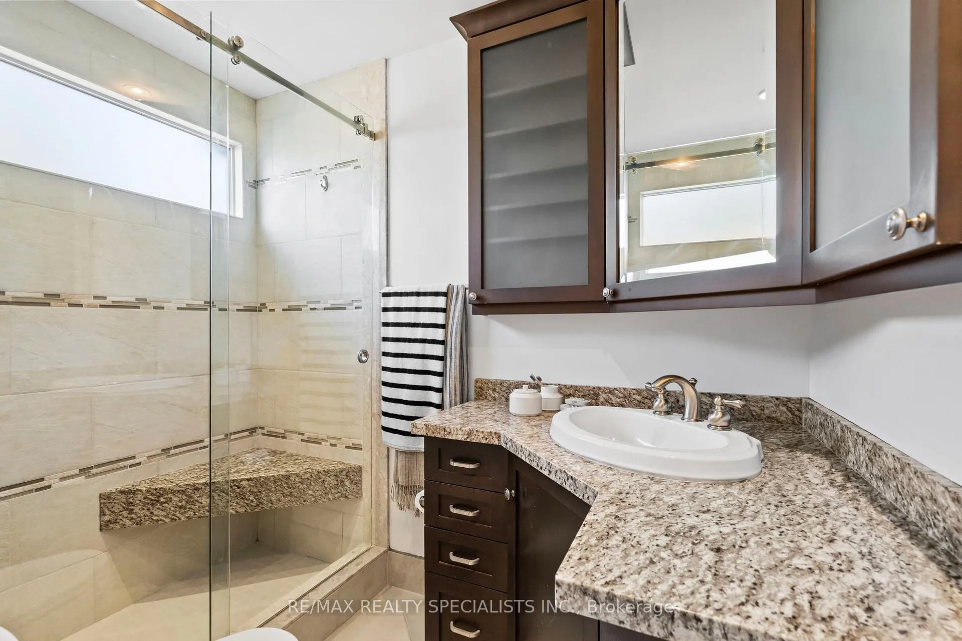 Photo 22 of 50 Albert Avenue, Etobicoke, Mimico — HOMEH