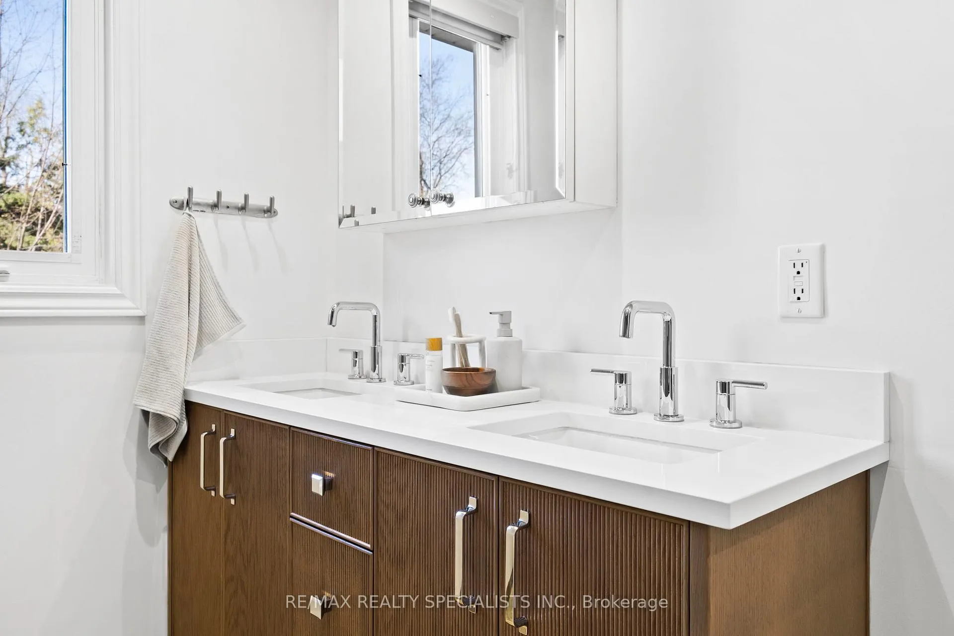 Photo 30 of 50 Albert Avenue, Etobicoke, Mimico — HOMEH