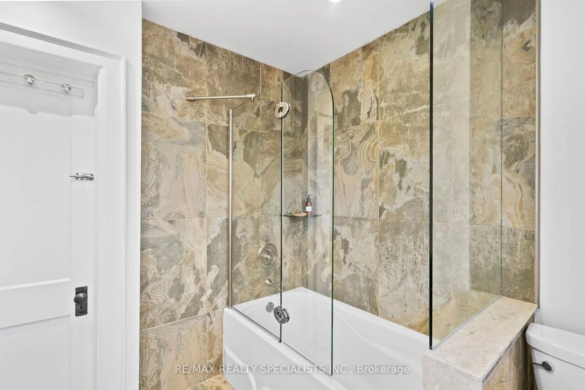 Photo 31 of 50 Albert Avenue, Etobicoke, Mimico — HOMEH