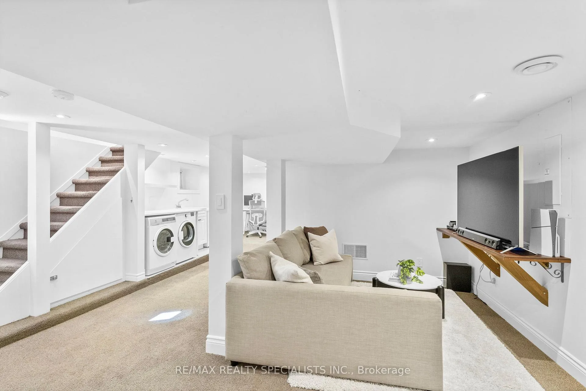 Photo 36 of 50 Albert Avenue, Etobicoke, Mimico — HOMEH