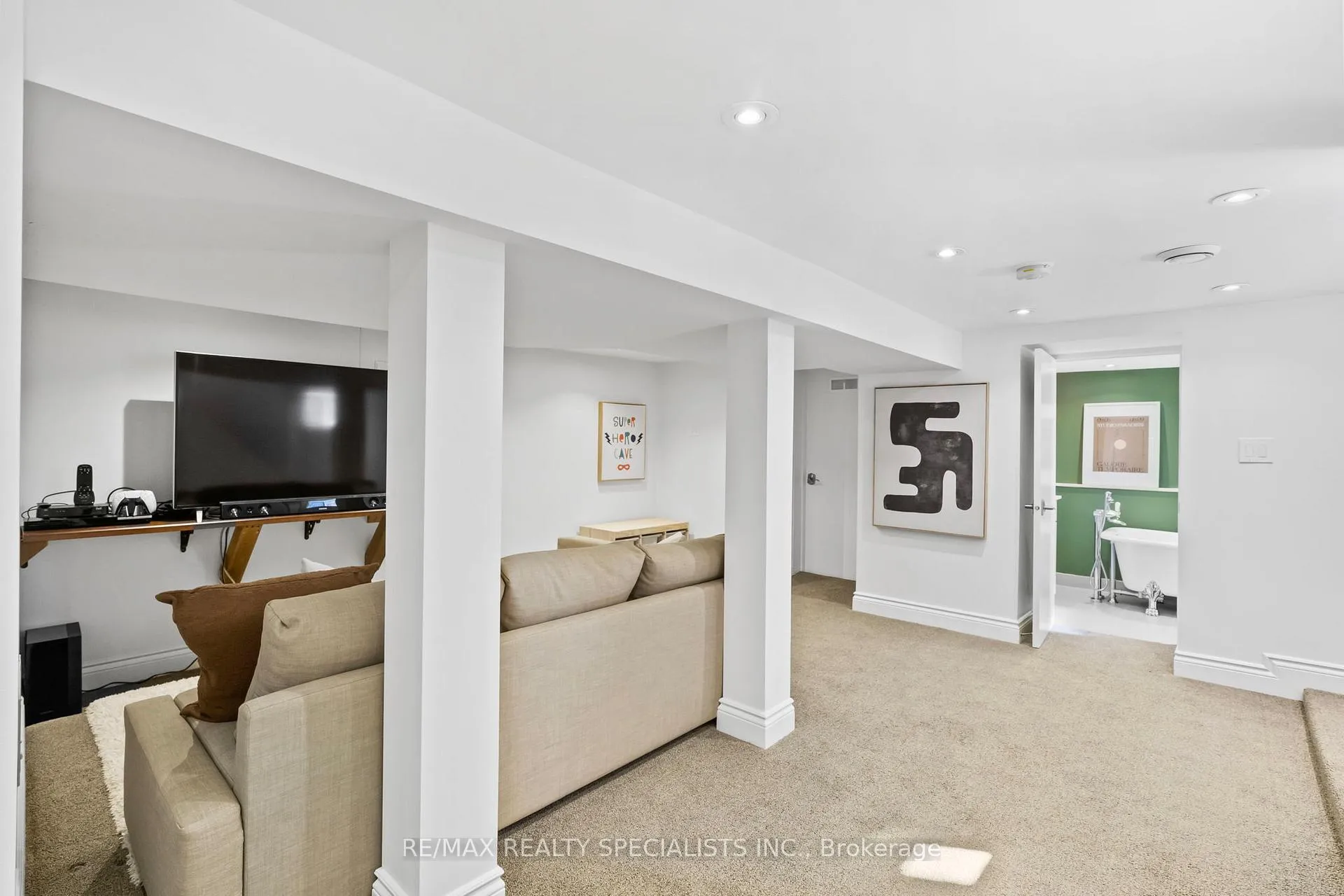 Photo 39 of 50 Albert Avenue, Etobicoke, Mimico — HOMEH