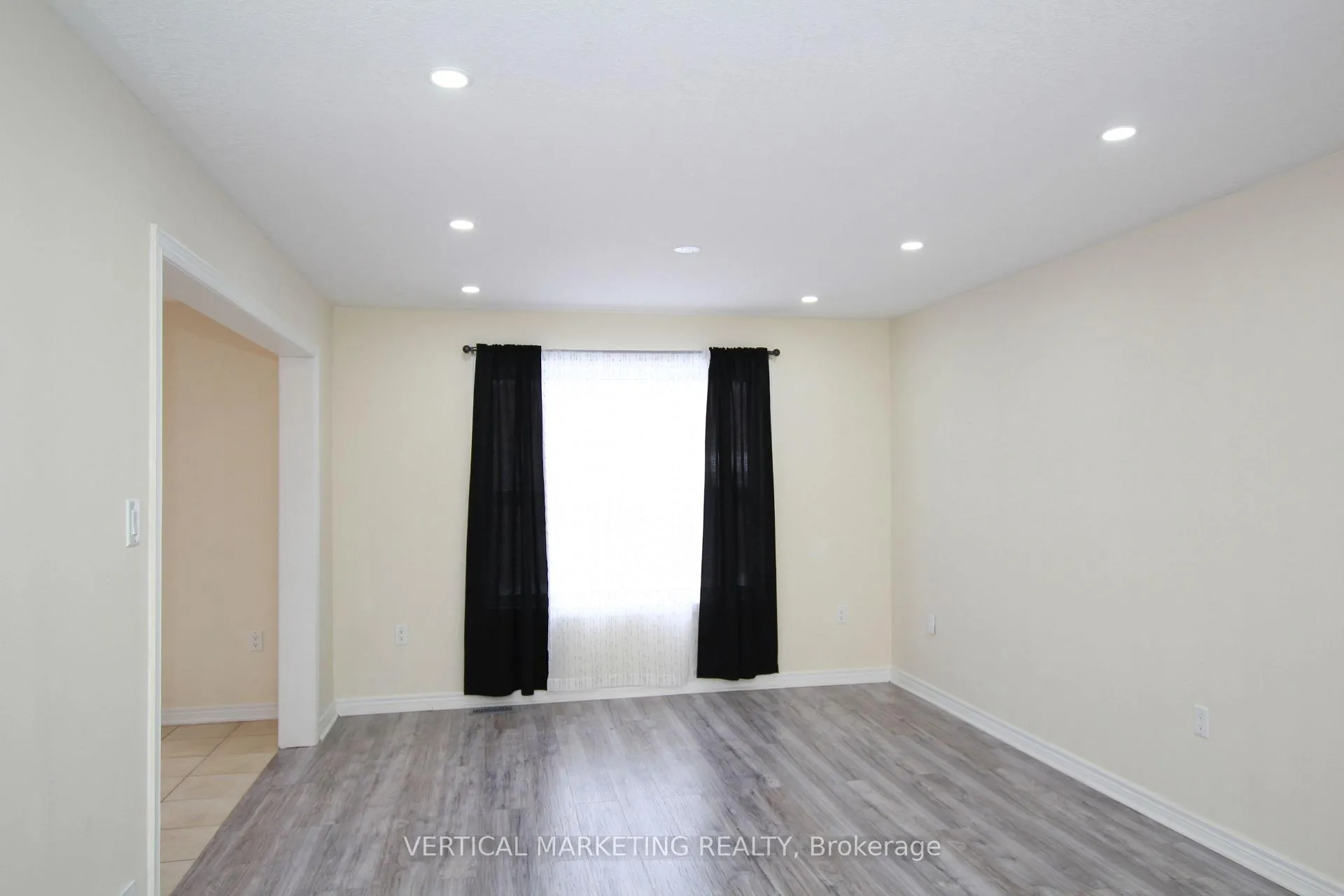 Photo 2 of 35 Buchanan Drive, New Tecumseth, Alliston — HOMEH