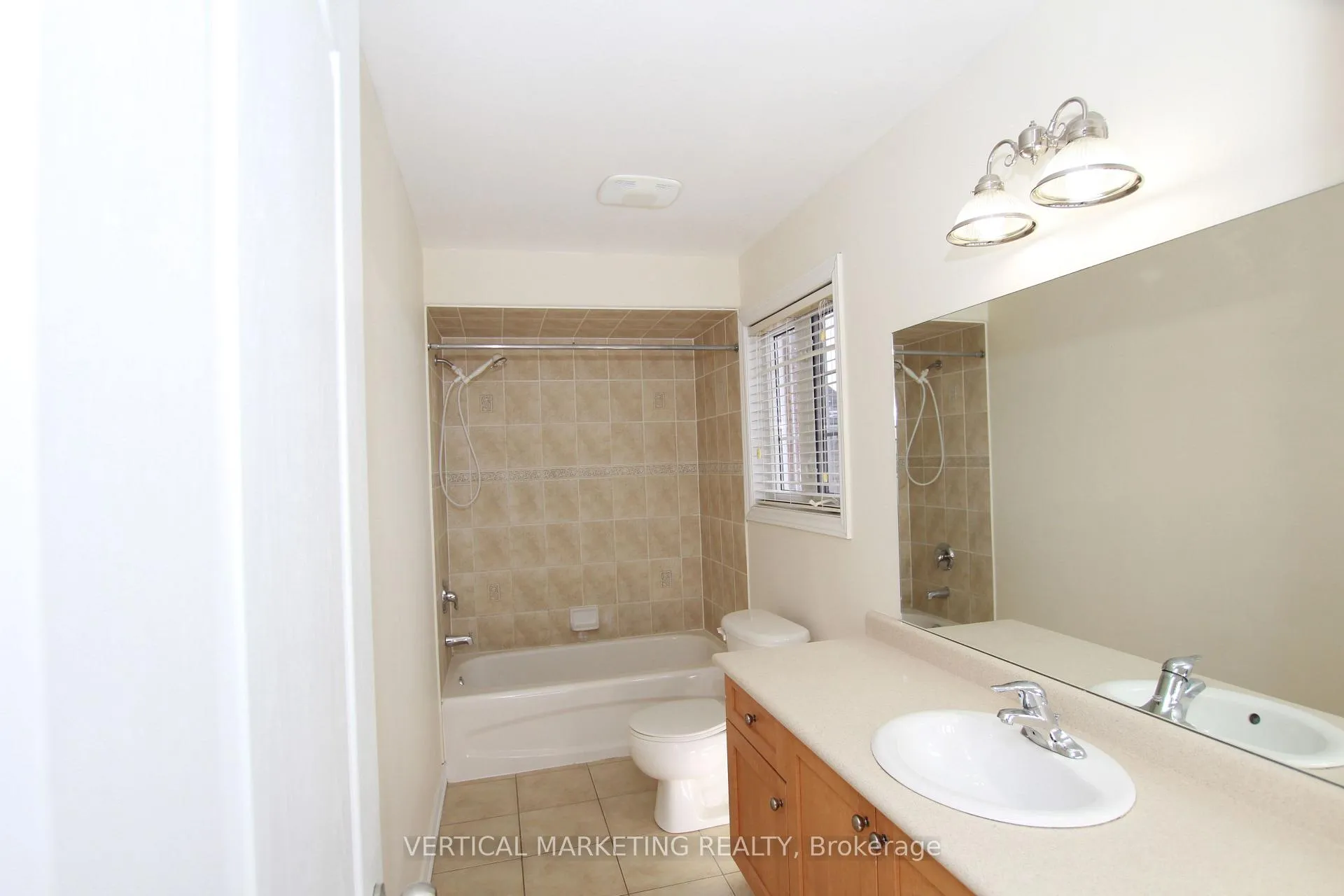 Photo 6 of 35 Buchanan Drive, New Tecumseth, Alliston — HOMEH