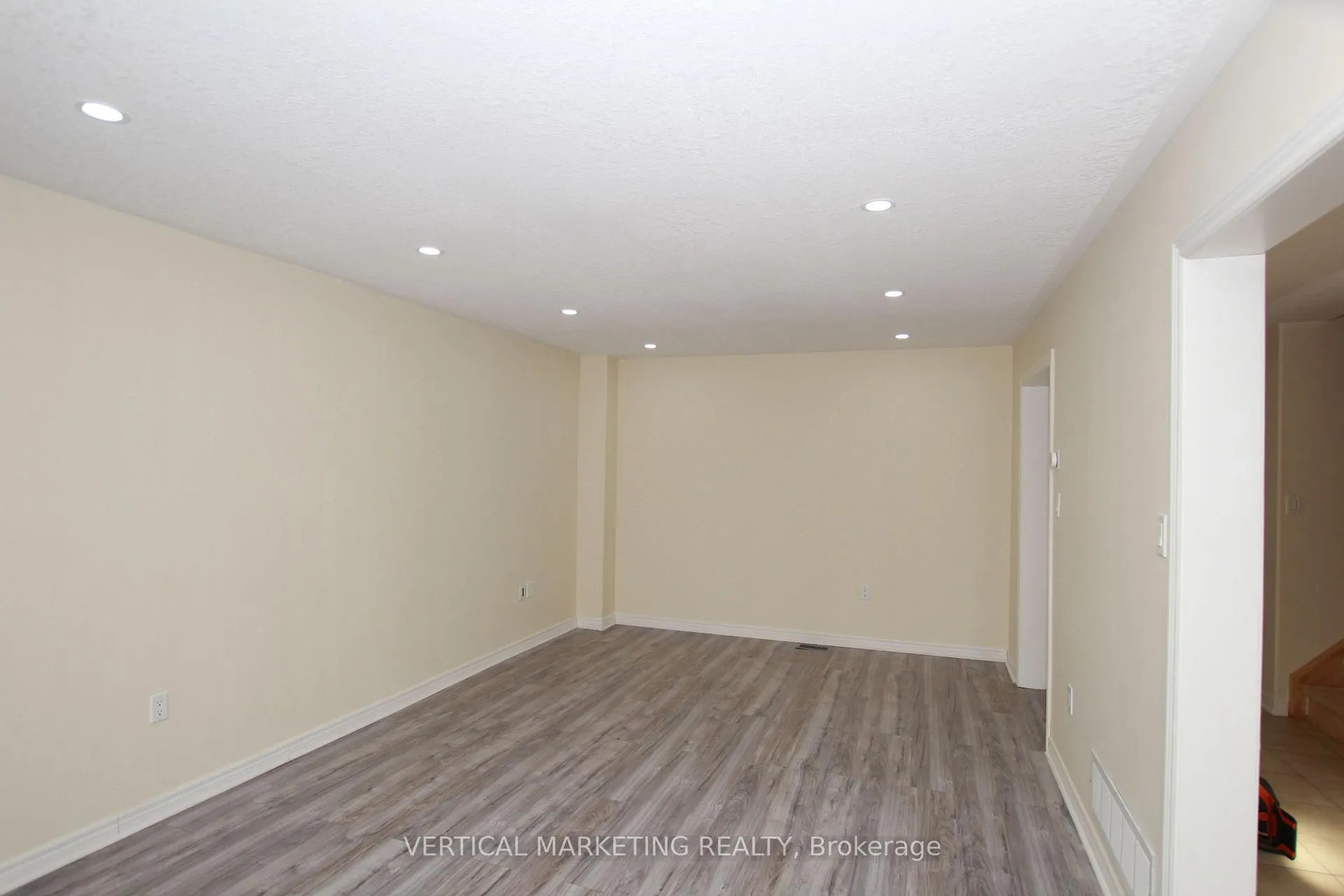Photo 9 of 35 Buchanan Drive, New Tecumseth, Alliston — HOMEH