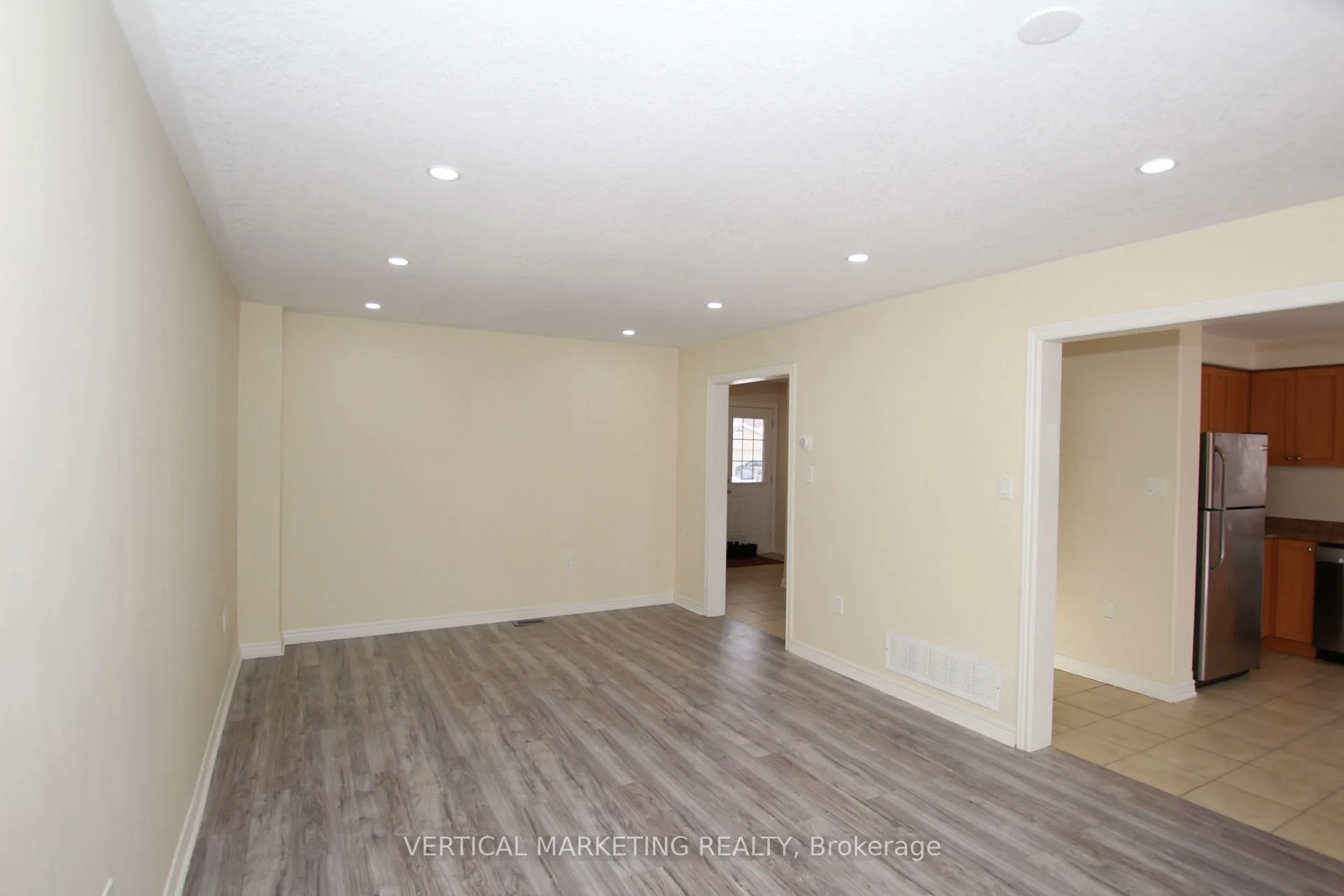 Photo 10 of 35 Buchanan Drive, New Tecumseth, Alliston — HOMEH