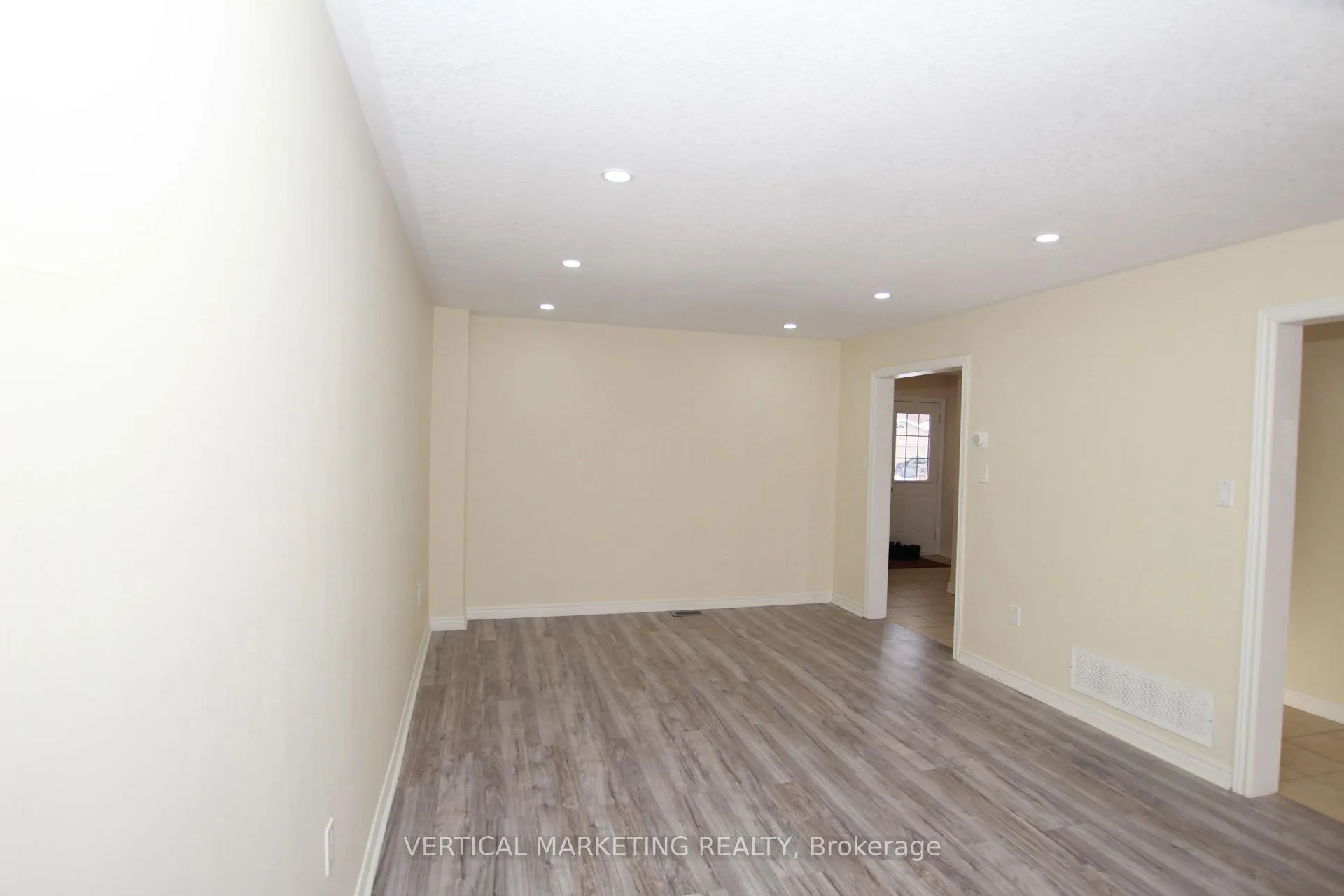 Photo 11 of 35 Buchanan Drive, New Tecumseth, Alliston — HOMEH