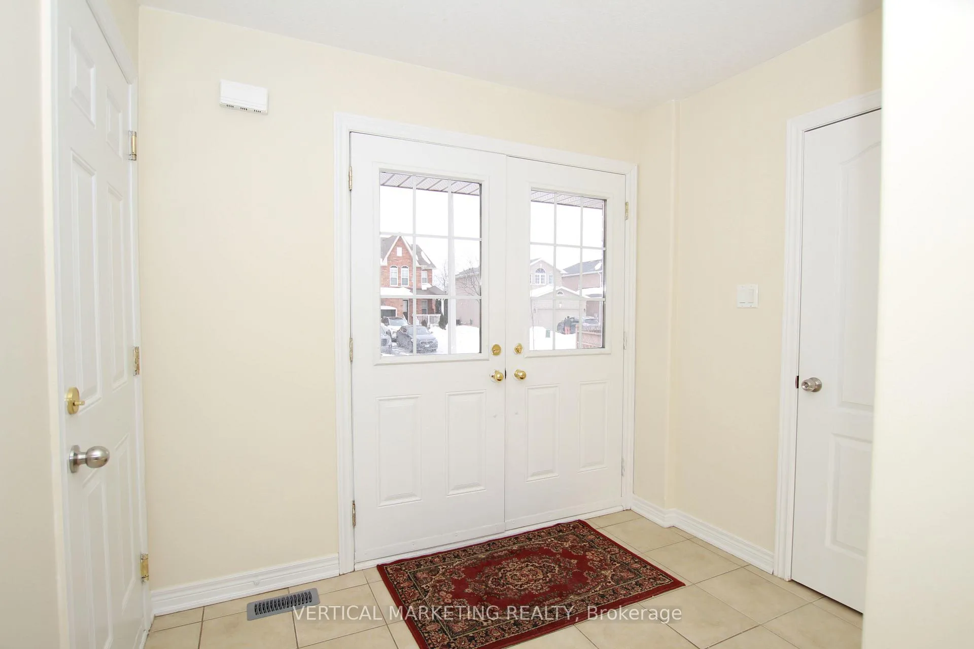 Photo 15 of 35 Buchanan Drive, New Tecumseth, Alliston — HOMEH