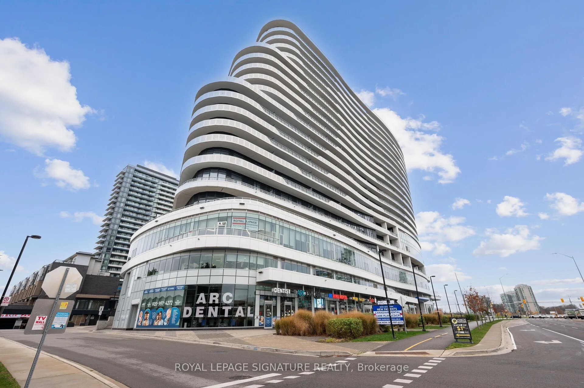 Front of Unit 1702, 2520 Eglinton Avenue