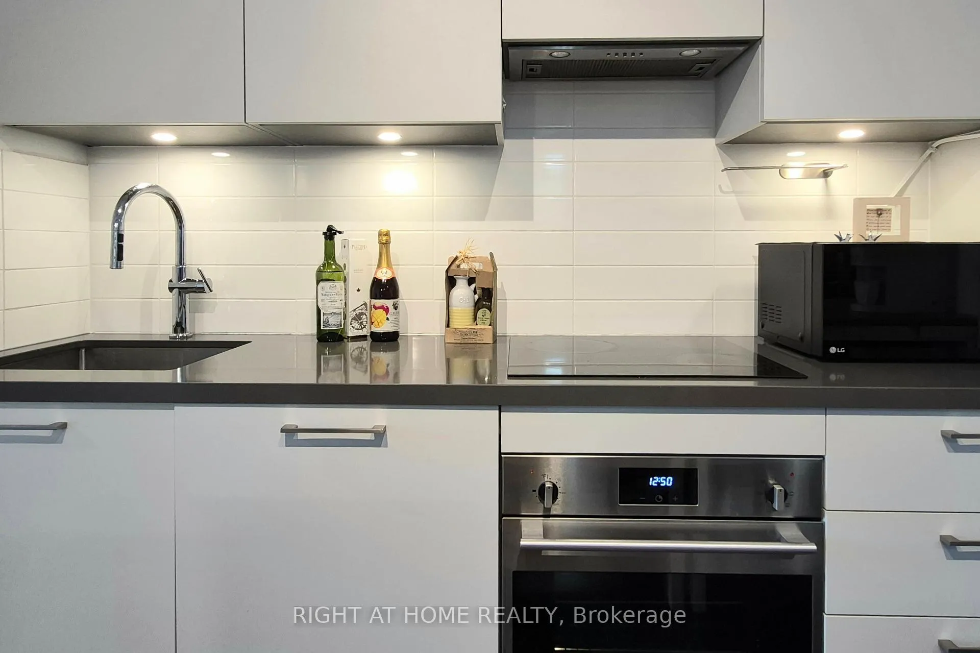 Photo 2 of Unit 319, 33 Frederick Todd Way W, Toronto, Leaside — HOMEH