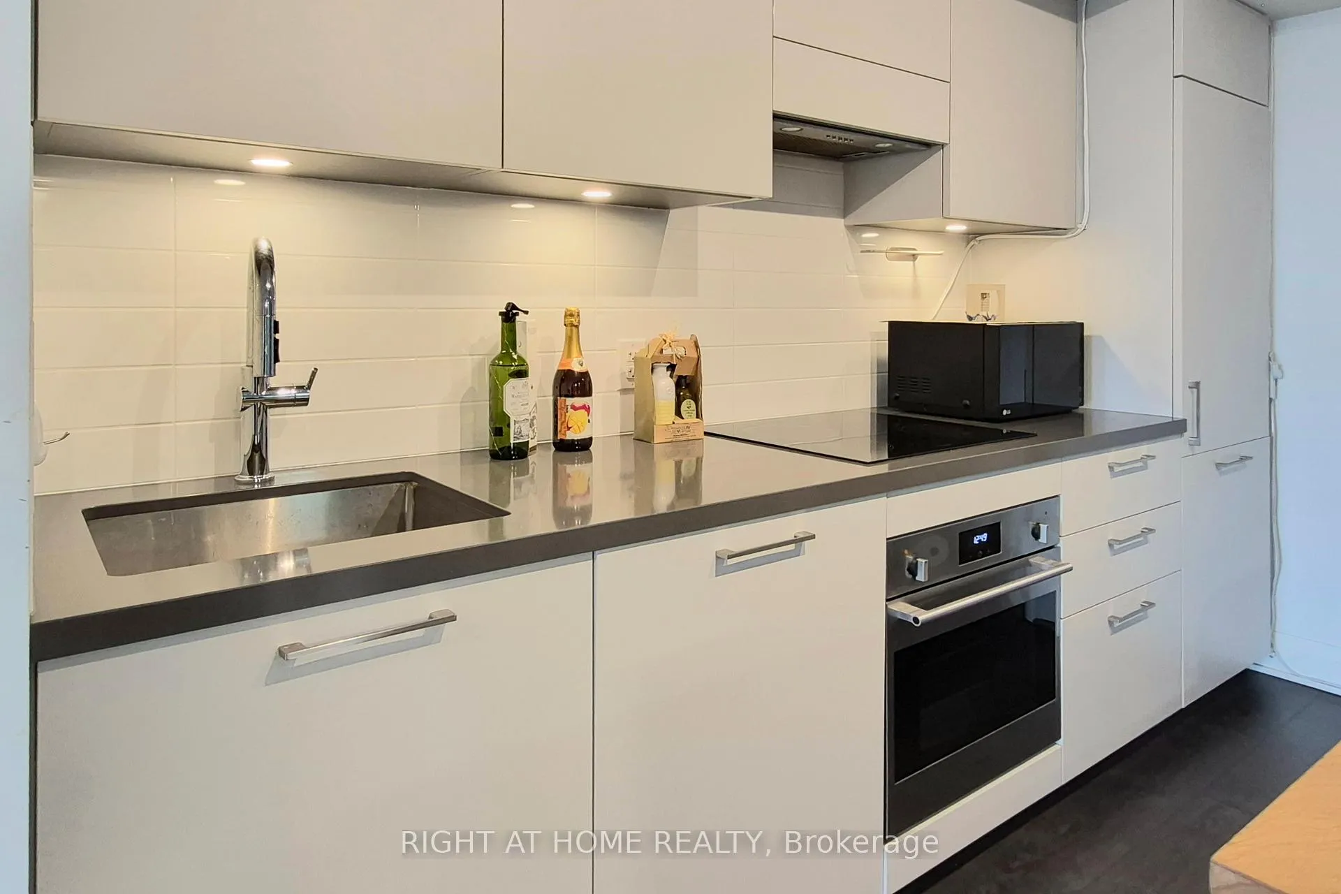 Photo 3 of Unit 319, 33 Frederick Todd Way W, Toronto, Leaside — HOMEH
