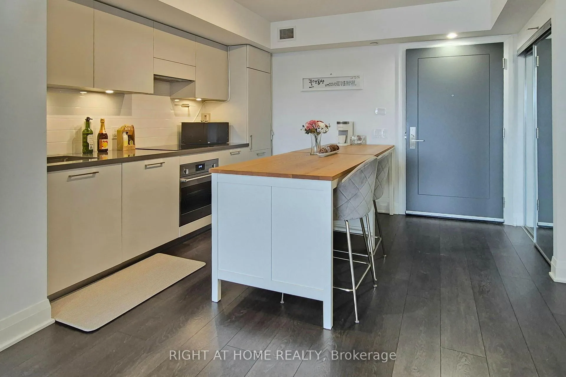 Photo 5 of Unit 319, 33 Frederick Todd Way W, Toronto, Leaside — HOMEH
