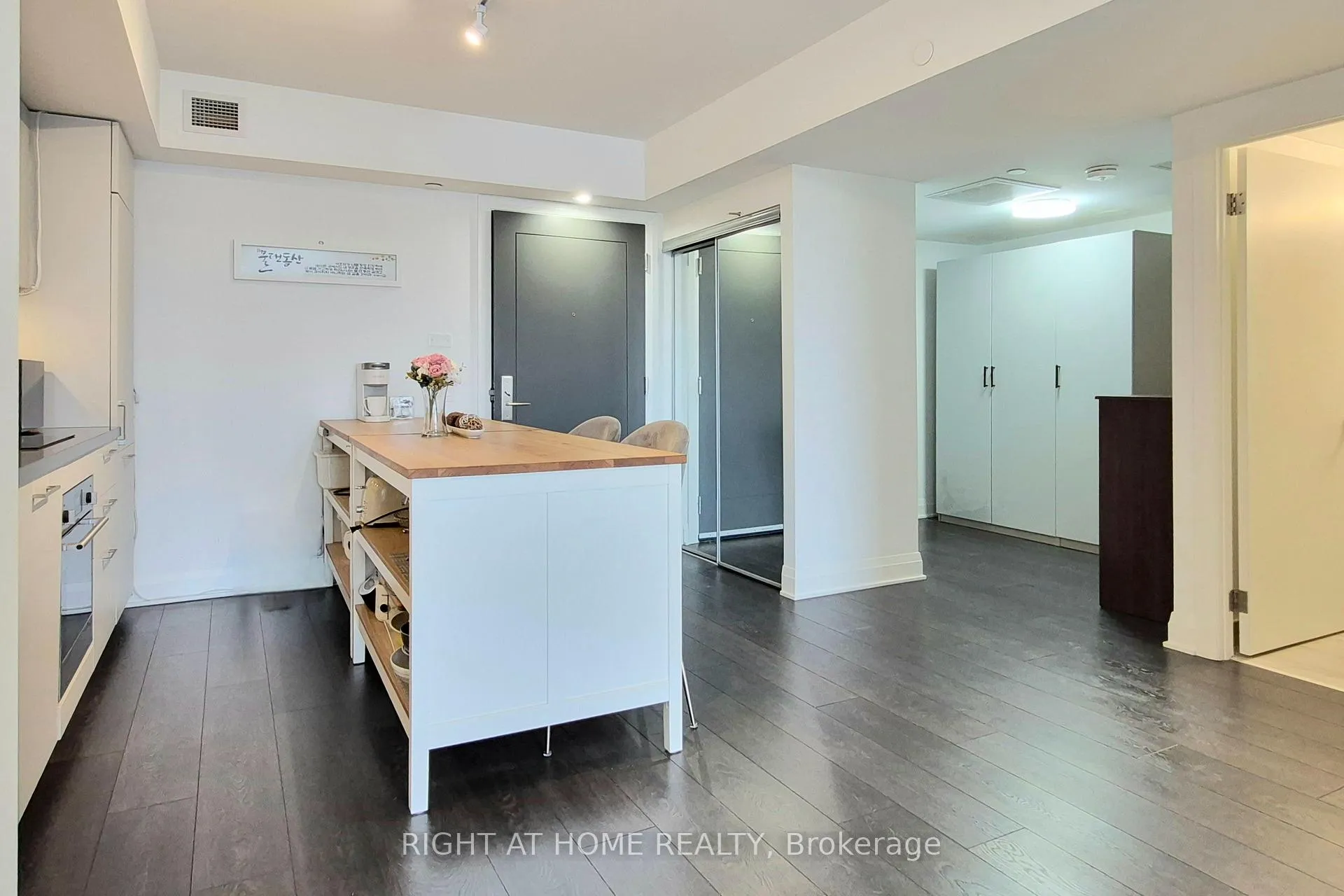 Photo 6 of Unit 319, 33 Frederick Todd Way W, Toronto, Leaside — HOMEH