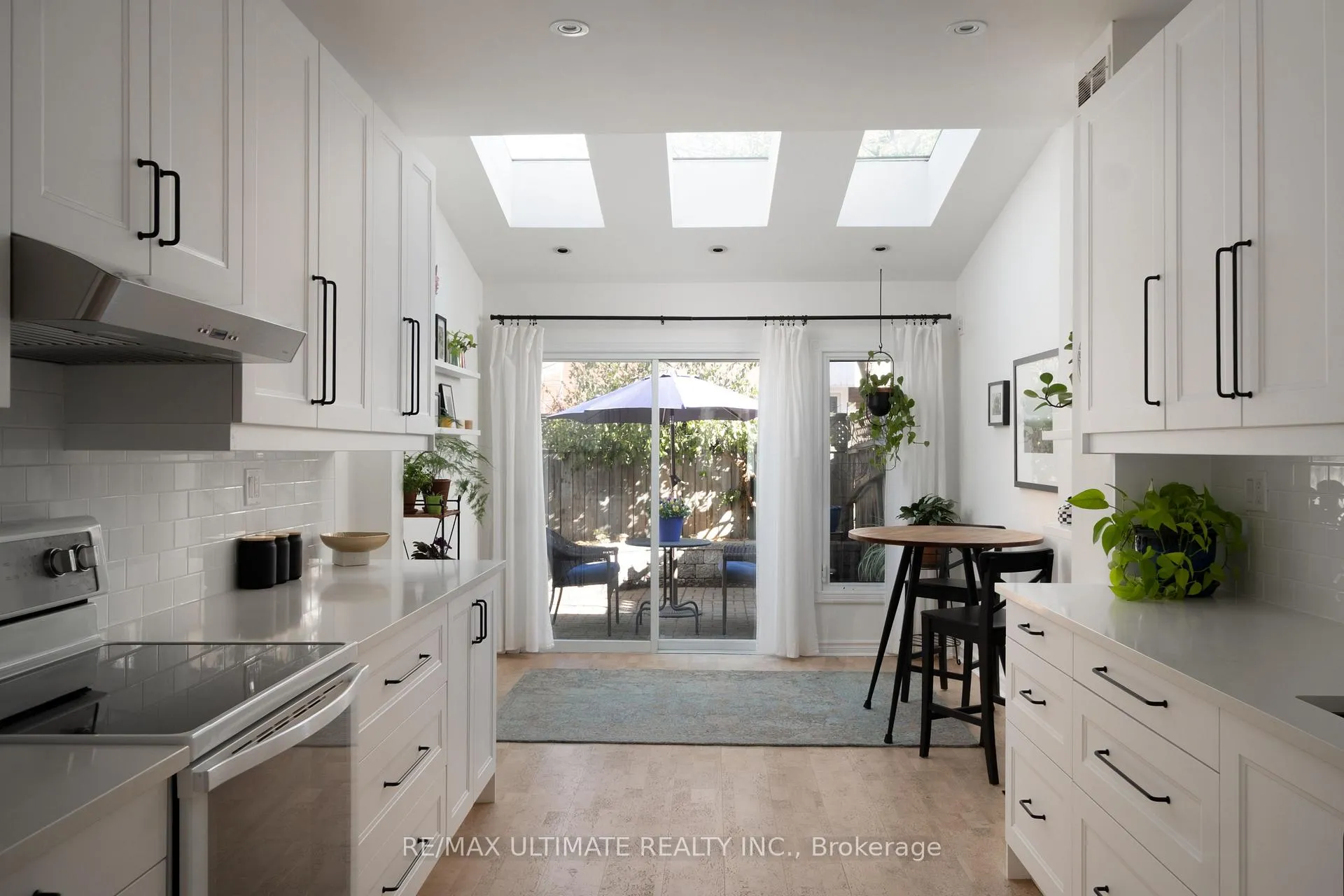 Photo 6 of 32 Lindsey Avenue, Toronto, Dufferin Grove — HOMEH