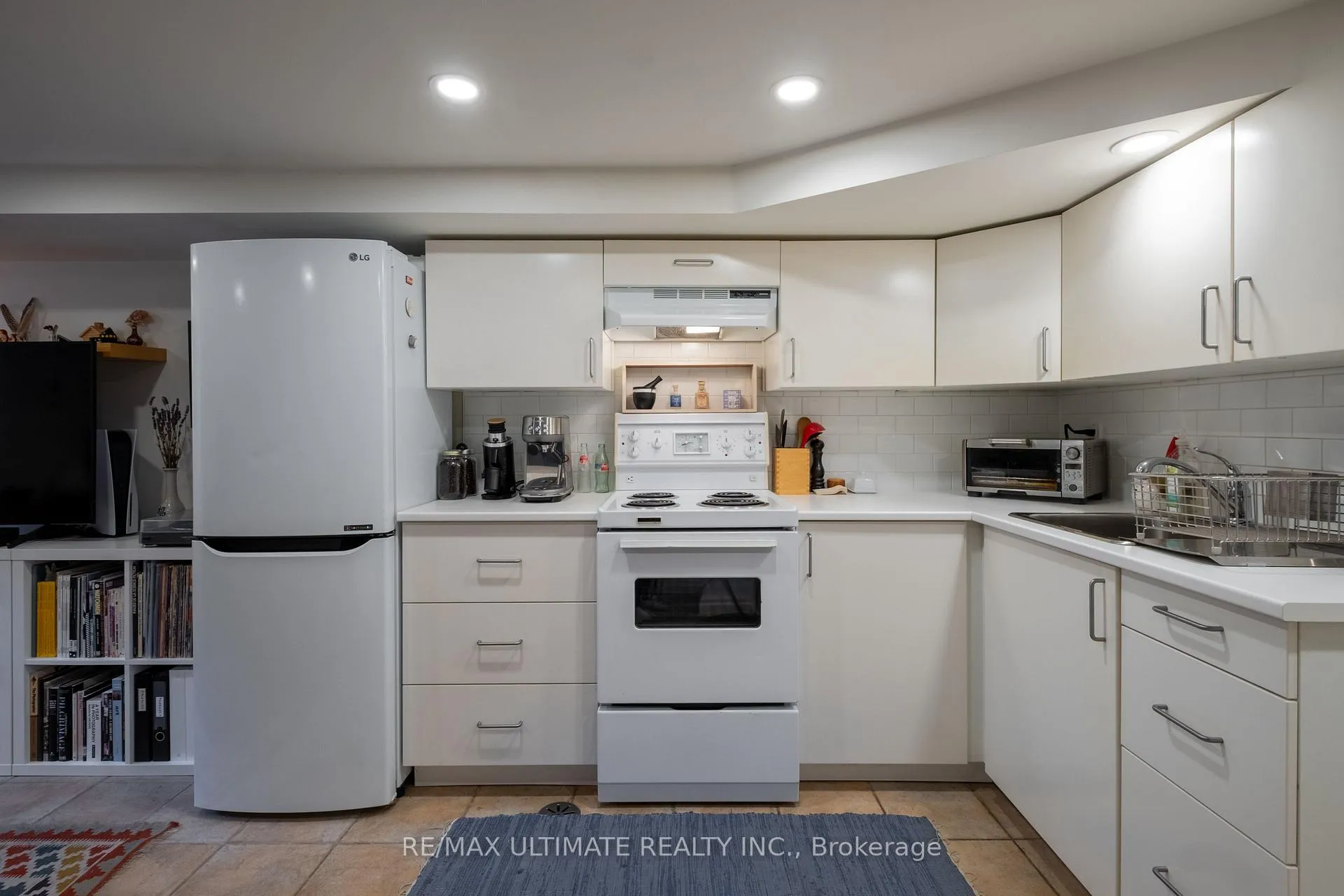 Photo 25 of 32 Lindsey Avenue, Toronto, Dufferin Grove — HOMEH