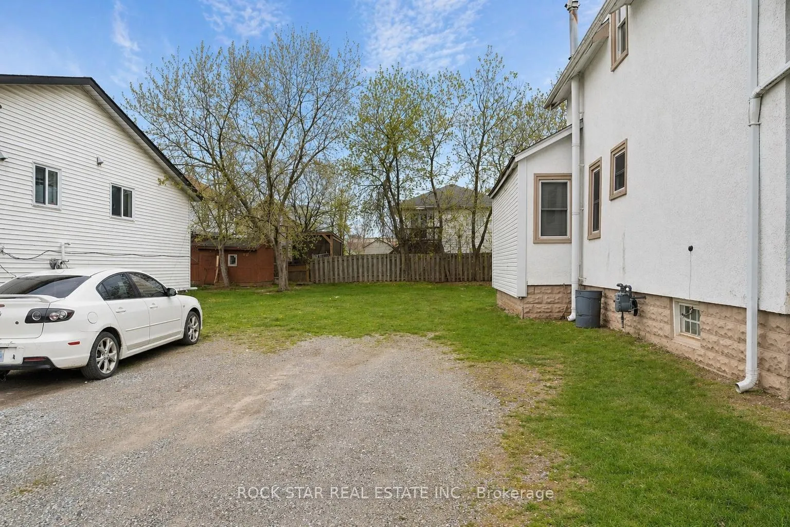Photo 1 of 30 Albina Street, Welland, Broadway — HOMEH