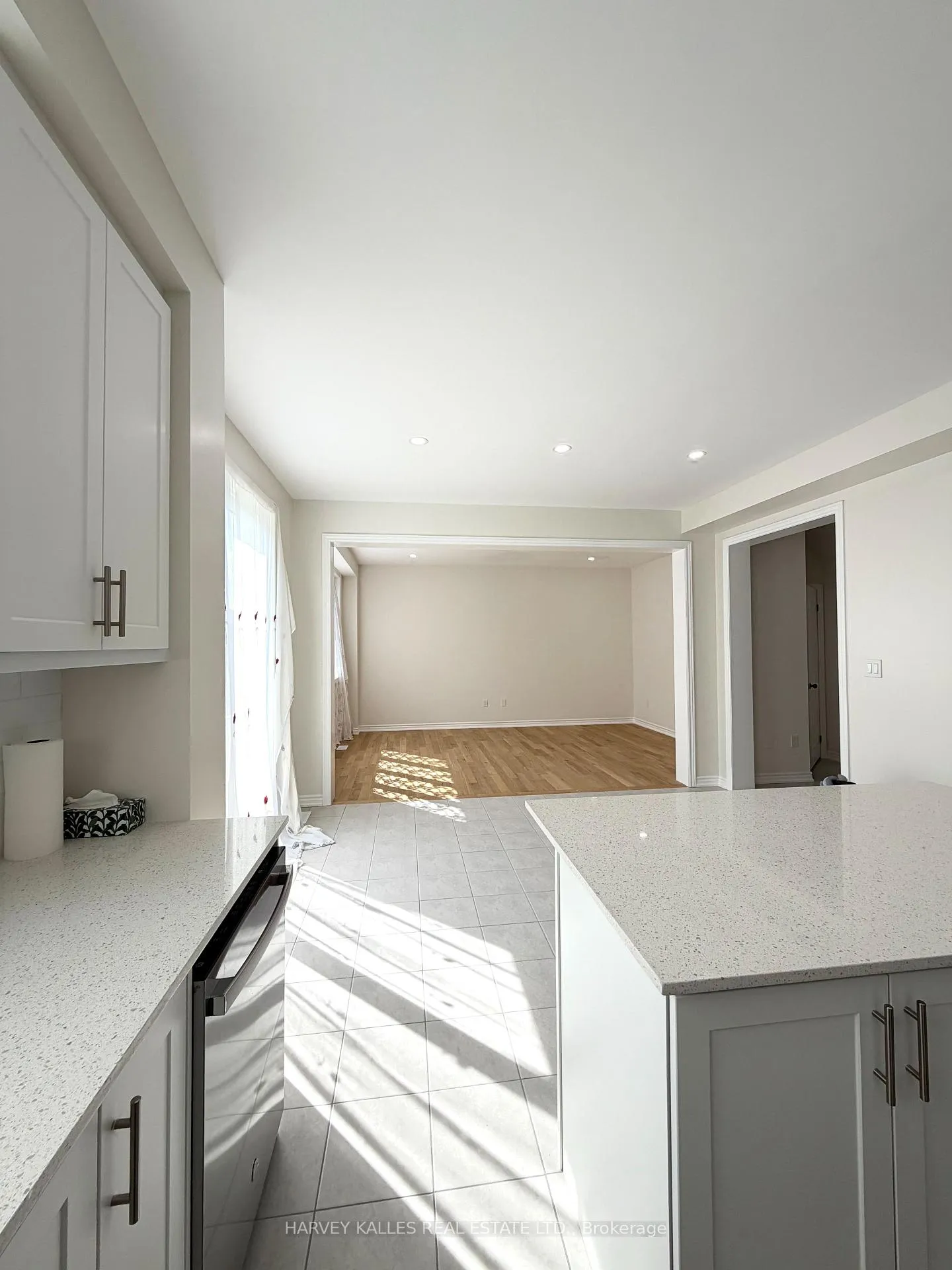Photo 5 of 49 Lawrence D. Pridham Avenue, New Tecumseth, Rural New Tecumseth — HOMEH