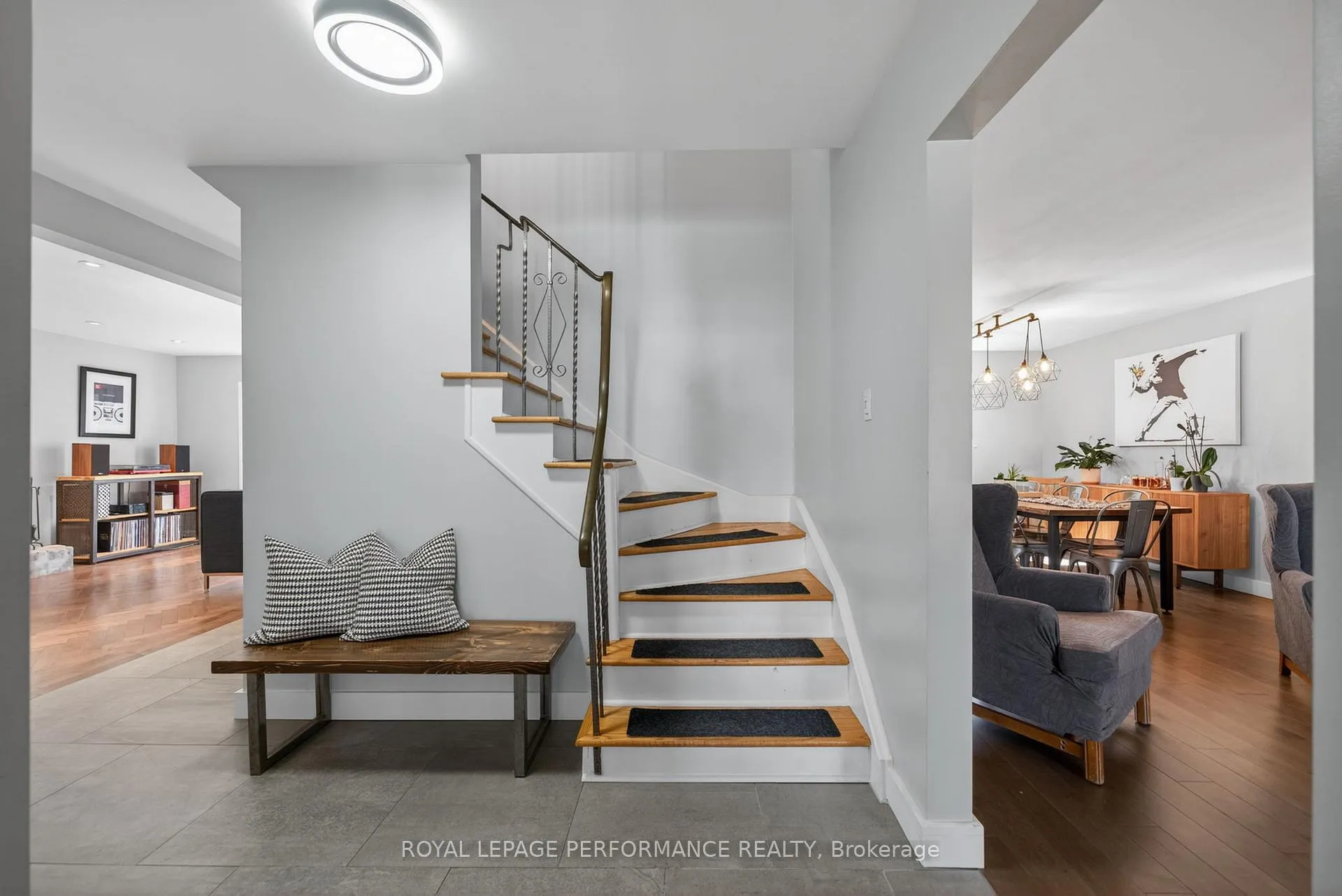 Photo 3 of 31 Northpark Drive, Ottawa, Blackburn Hamlet — HOMEH
