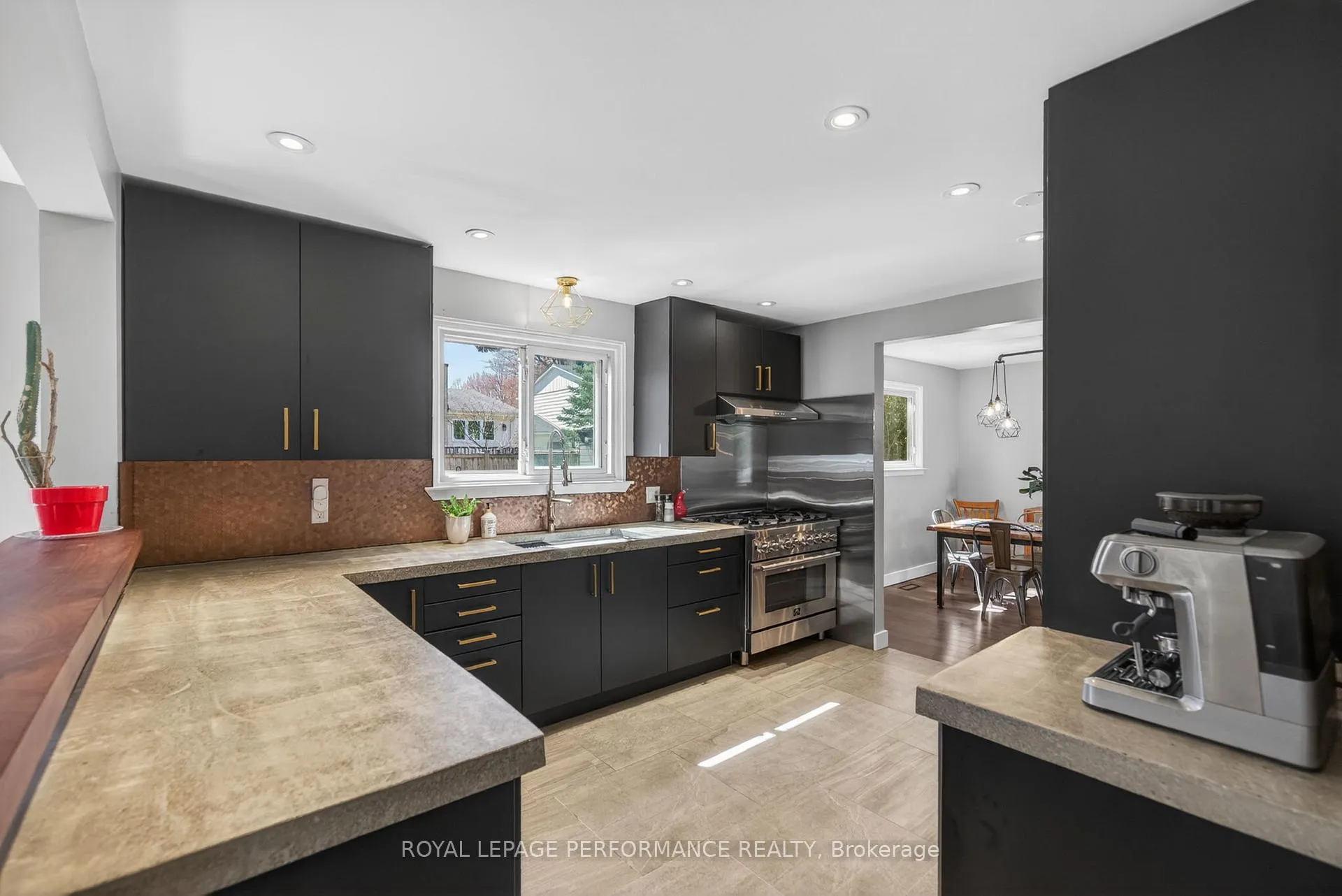 Photo 12 of 31 Northpark Drive, Ottawa, Blackburn Hamlet — HOMEH