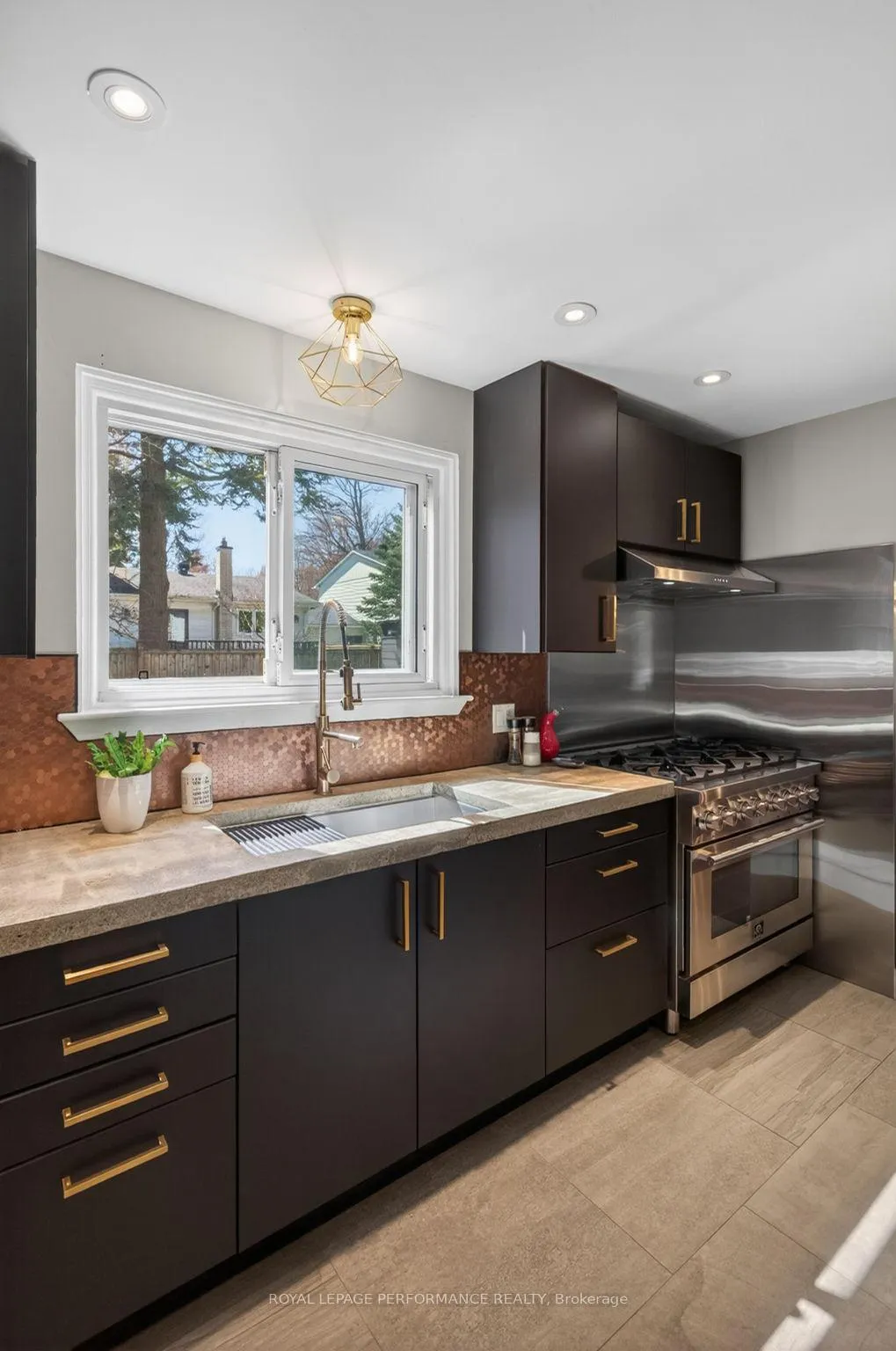Photo 14 of 31 Northpark Drive, Ottawa, Blackburn Hamlet — HOMEH