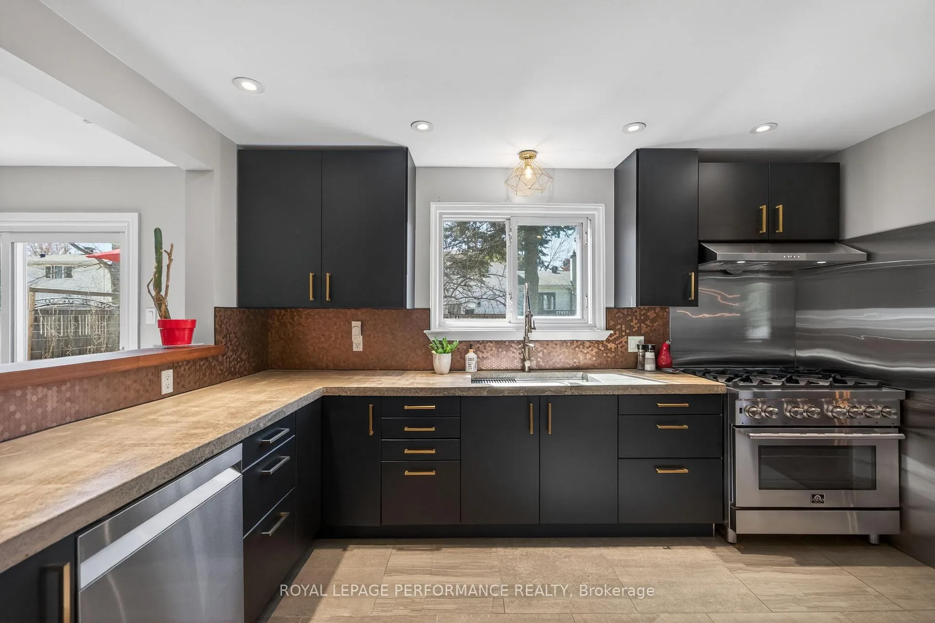 Photo 19 of 31 Northpark Drive, Ottawa, Blackburn Hamlet — HOMEH