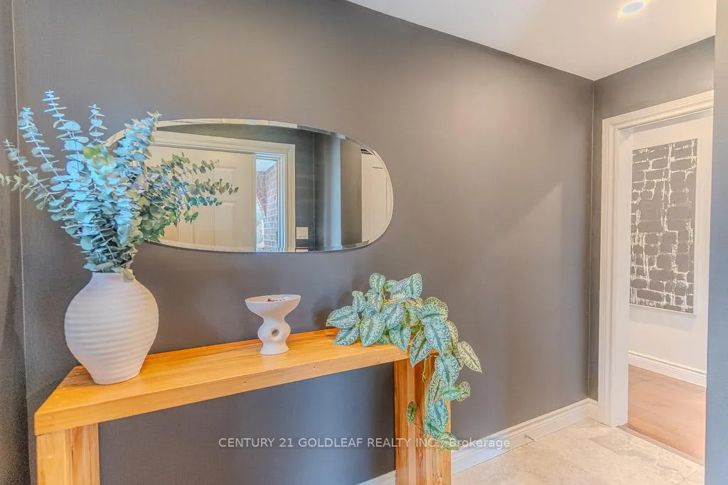 Photo 2 of 6 Pemberton Crescent, Ottawa, Manordale — HOMEH