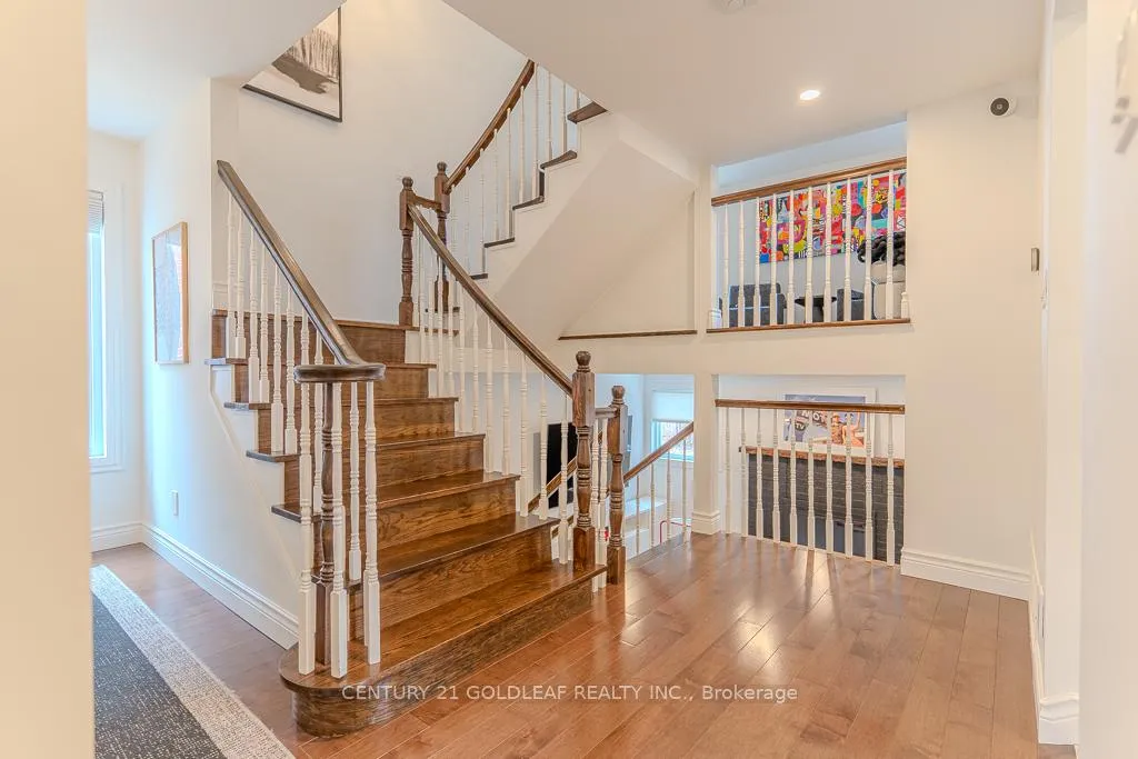 Photo 3 of 6 Pemberton Crescent, Ottawa, Manordale — HOMEH