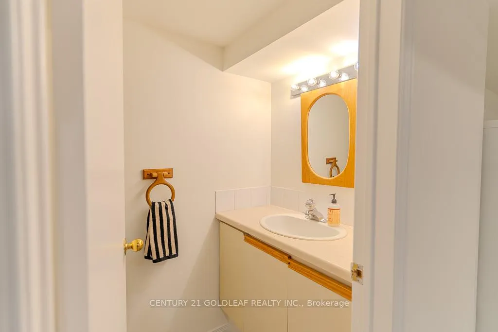 Photo 45 of 6 Pemberton Crescent, Ottawa, Manordale — HOMEH