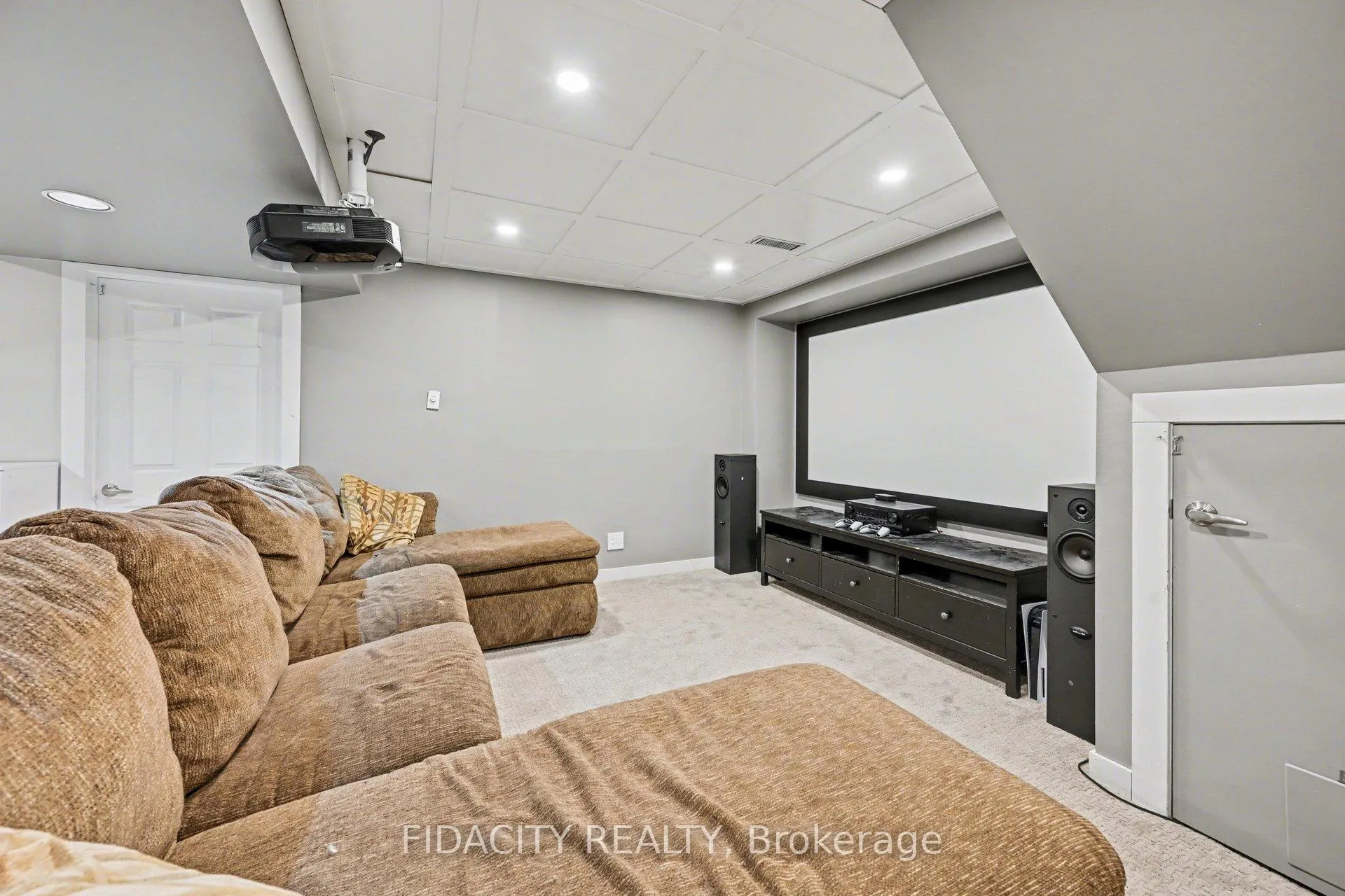 Photo 18 of 117 Beechfern Drive, Ottawa, Stittsville (Central) — HOMEH