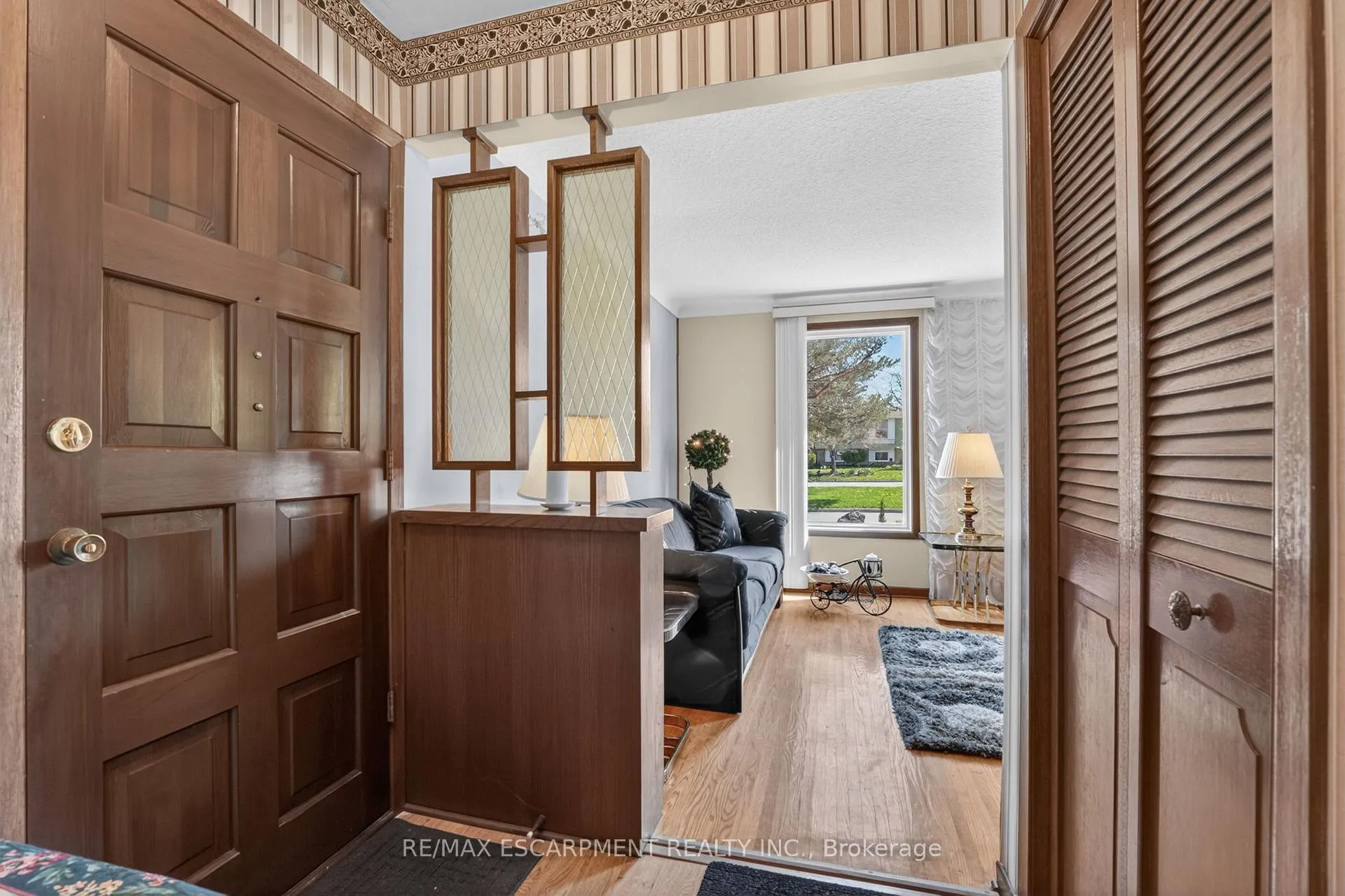 Photo 6 of 13 Cascade Court, St. Catharines, Secord Woods — HOMEH