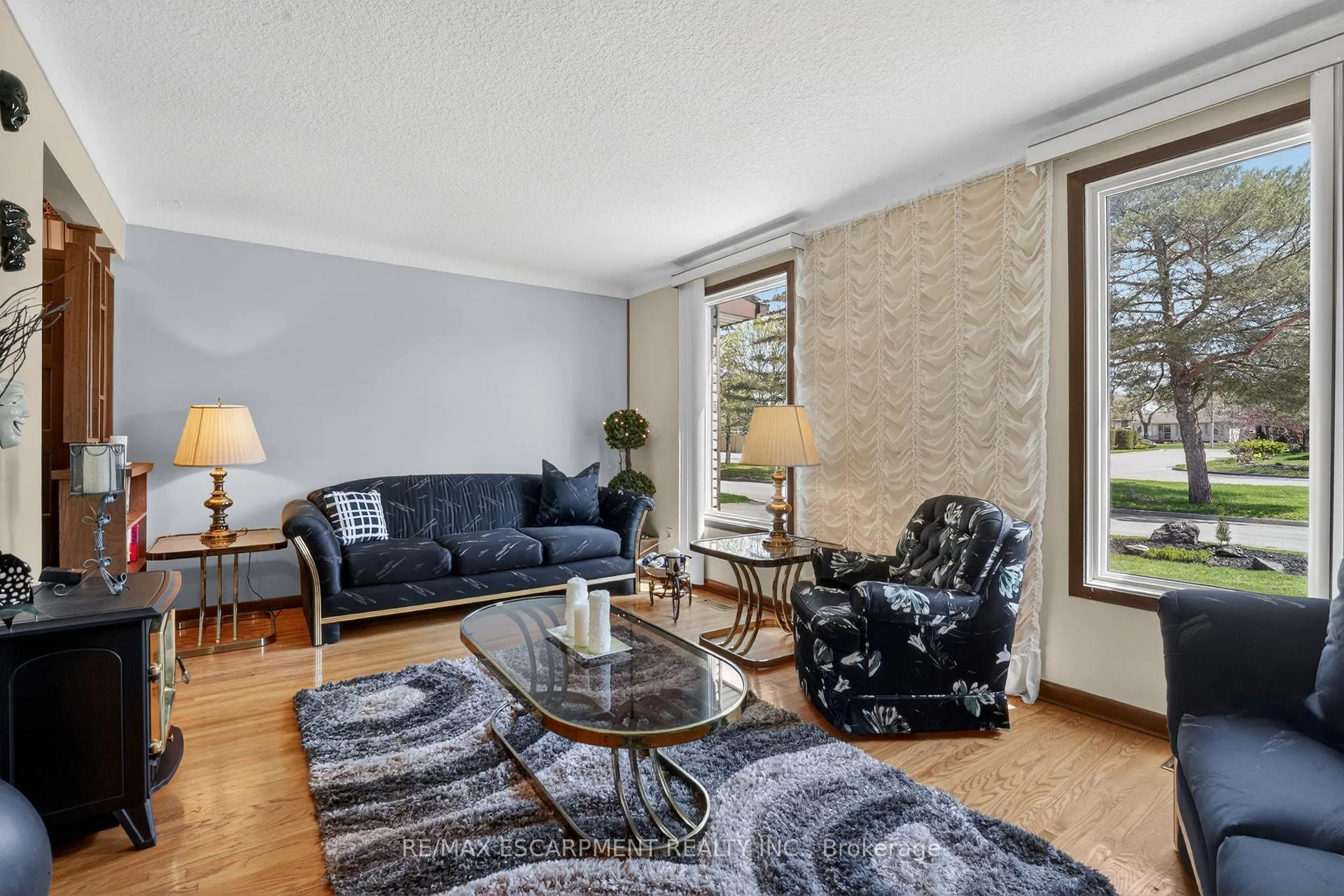 Photo 7 of 13 Cascade Court, St. Catharines, Secord Woods — HOMEH