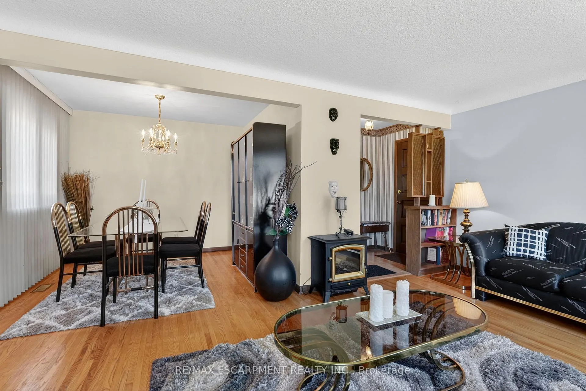 Photo 9 of 13 Cascade Court, St. Catharines, Secord Woods — HOMEH