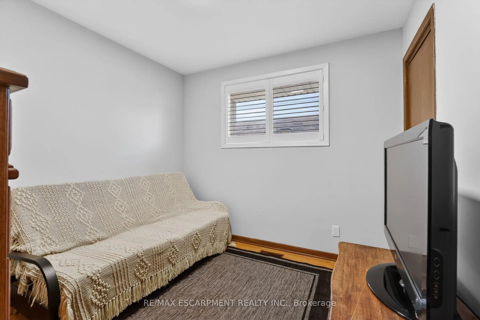 Photo 12 of 13 Cascade Court, St. Catharines, Secord Woods — HOMEH