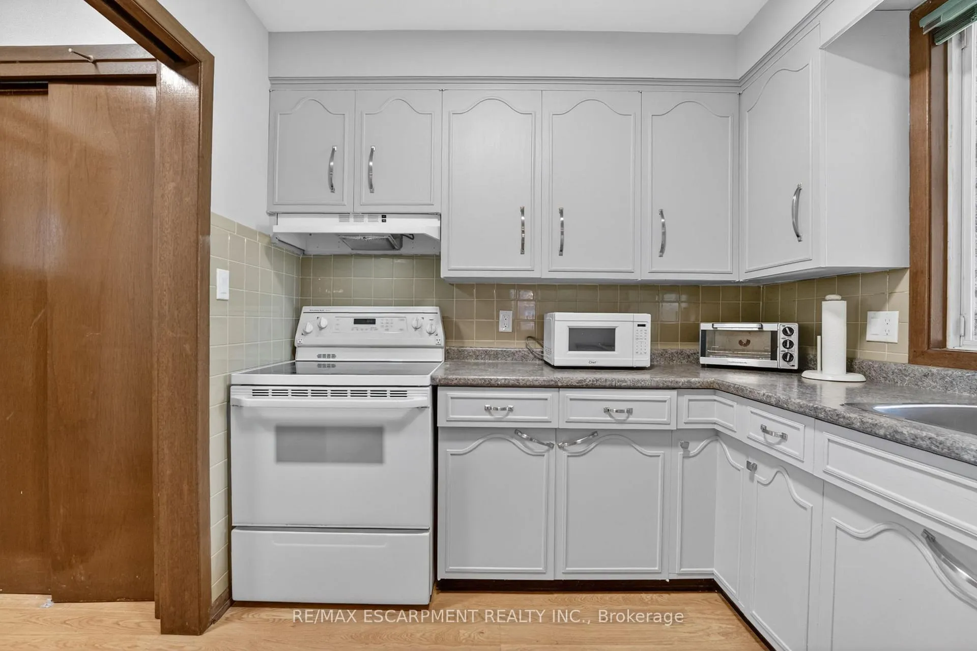 Photo 20 of 13 Cascade Court, St. Catharines, Secord Woods — HOMEH