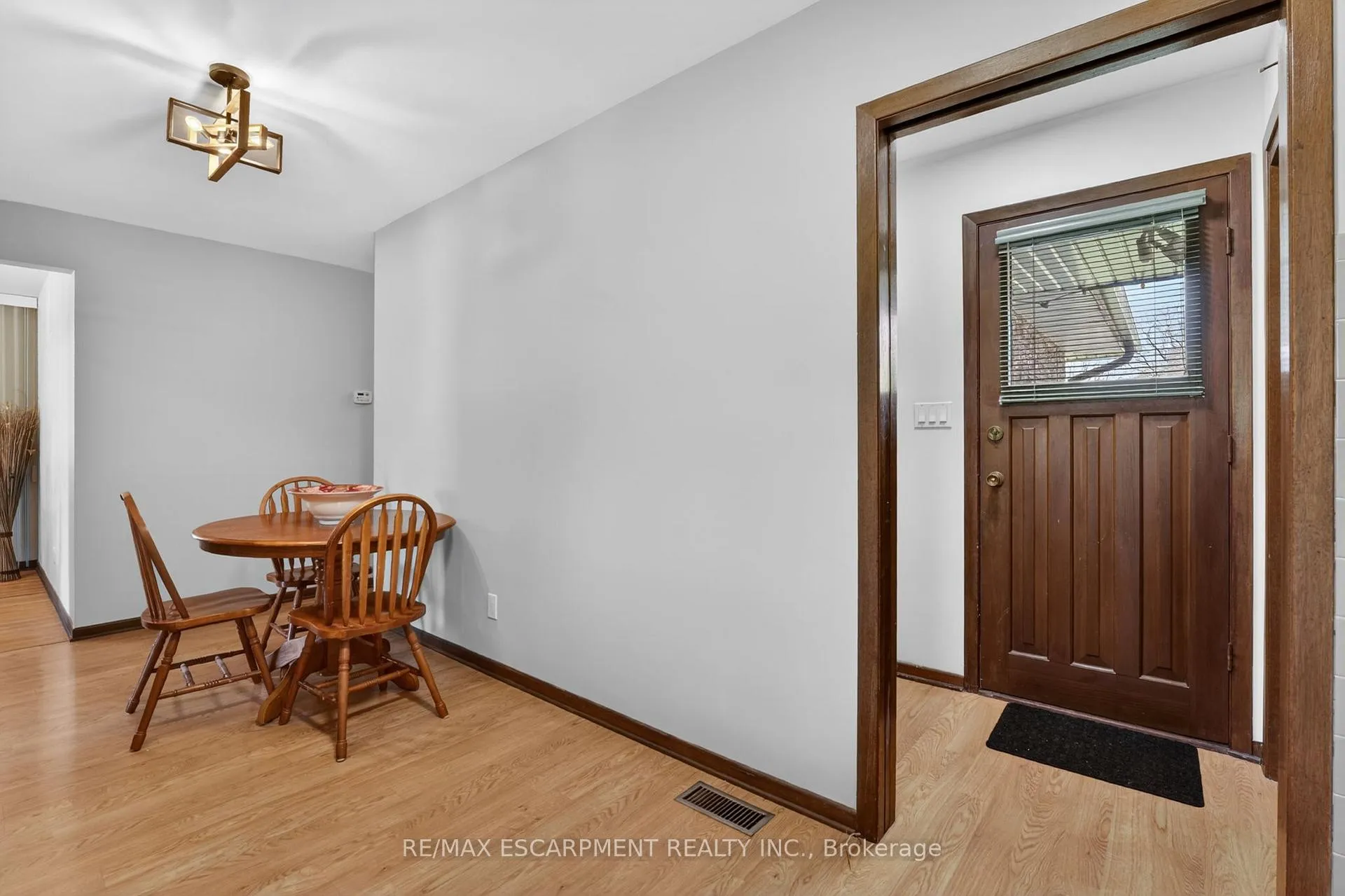Photo 21 of 13 Cascade Court, St. Catharines, Secord Woods — HOMEH