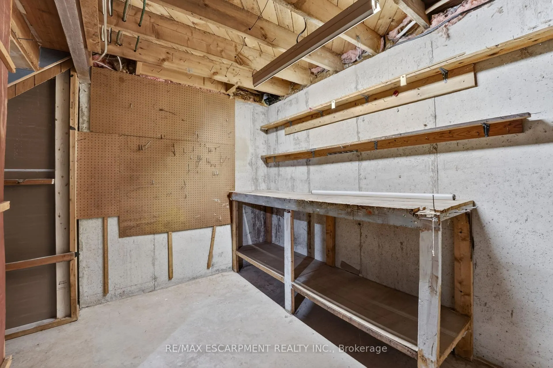 Photo 25 of 13 Cascade Court, St. Catharines, Secord Woods — HOMEH