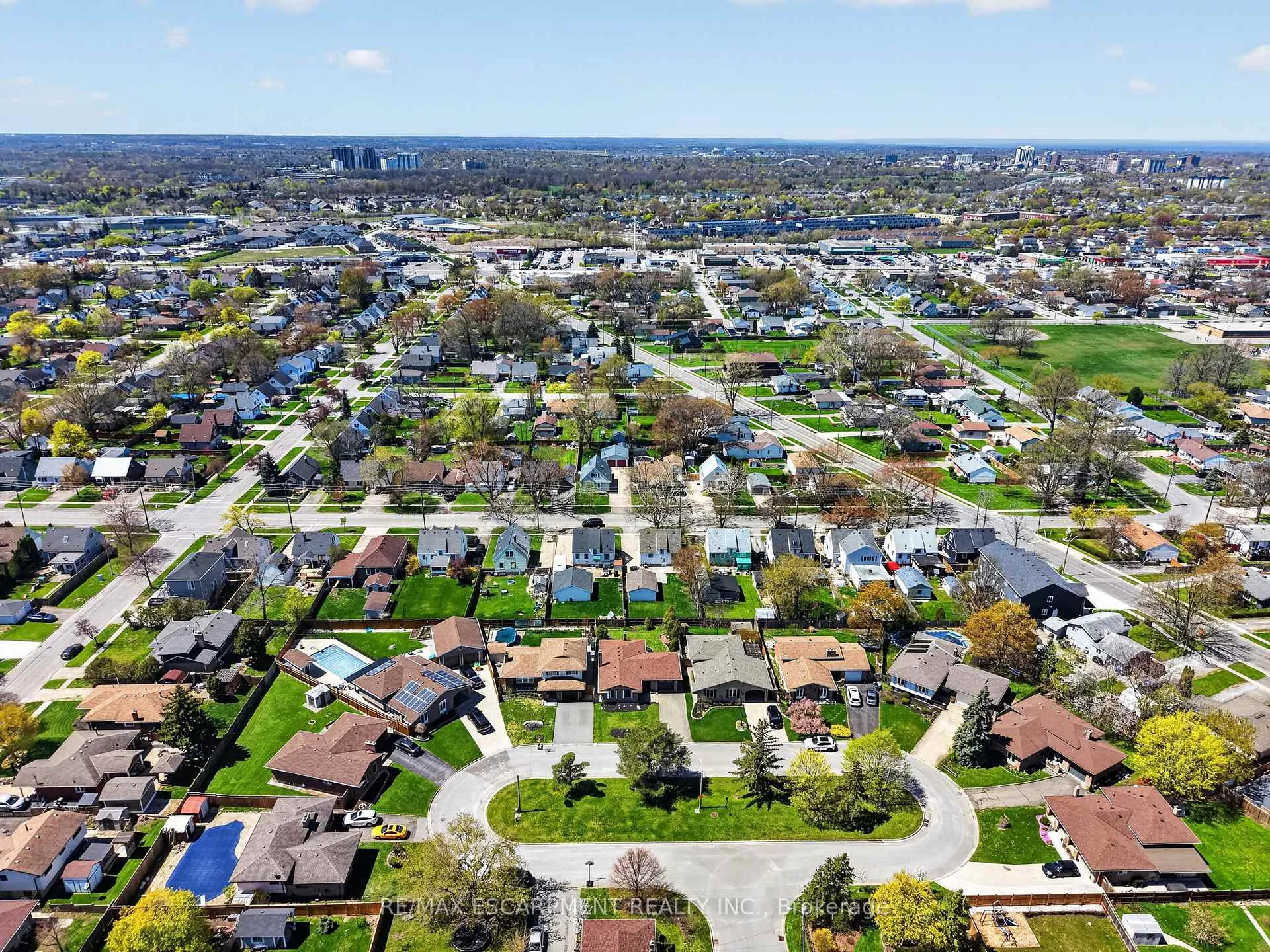 Photo 41 of 13 Cascade Court, St. Catharines, Secord Woods — HOMEH