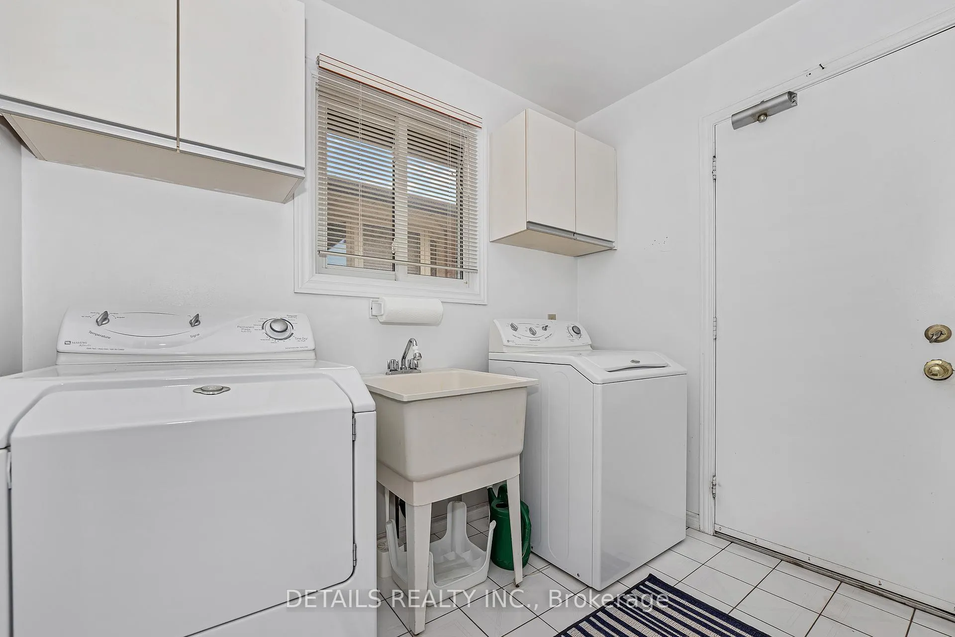 Photo 15 of 1020 Ambleside Crescent, Kingston, North of Taylor-Kidd Blvd — HOMEH